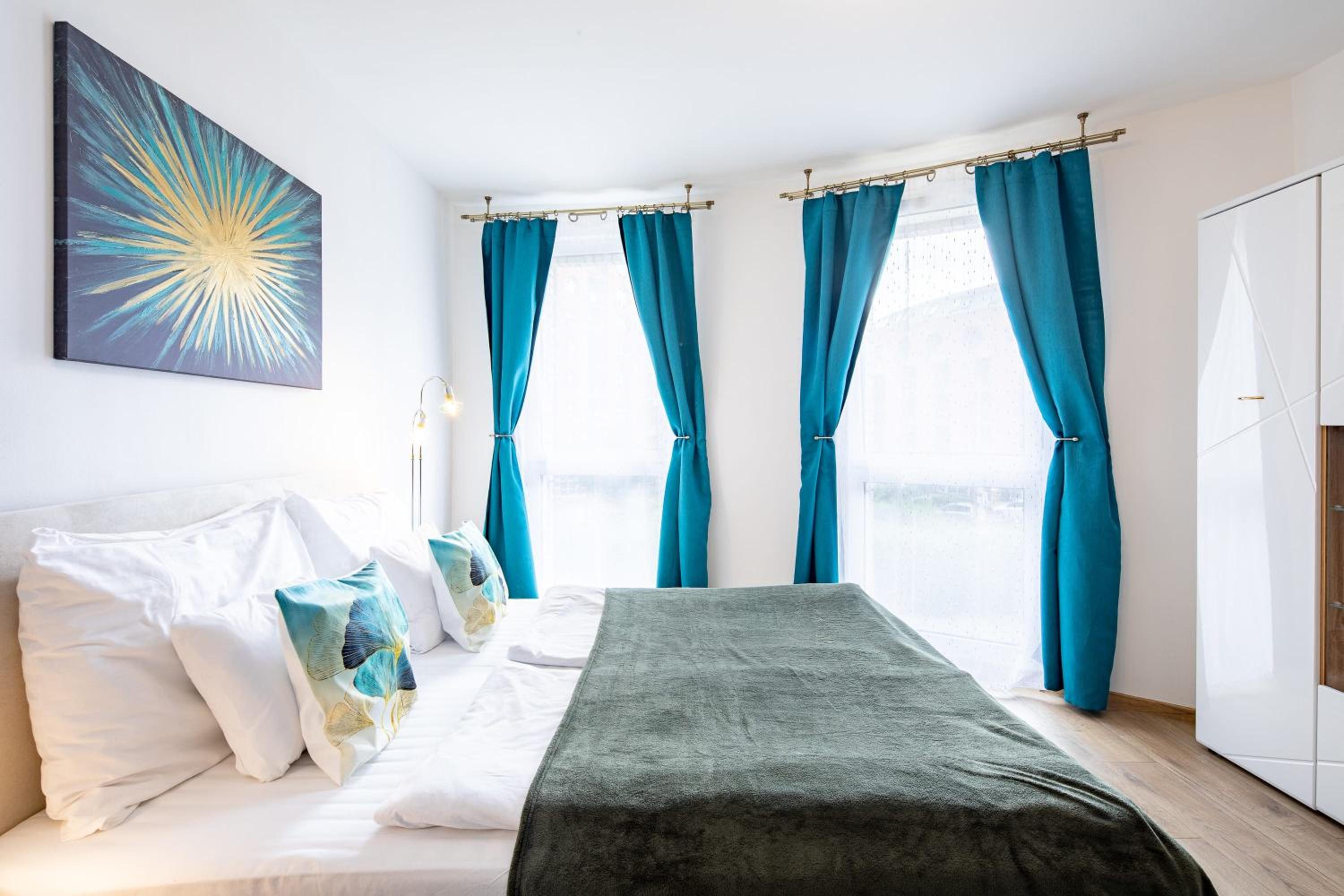 Cozy - Central - Easy Stay view 2