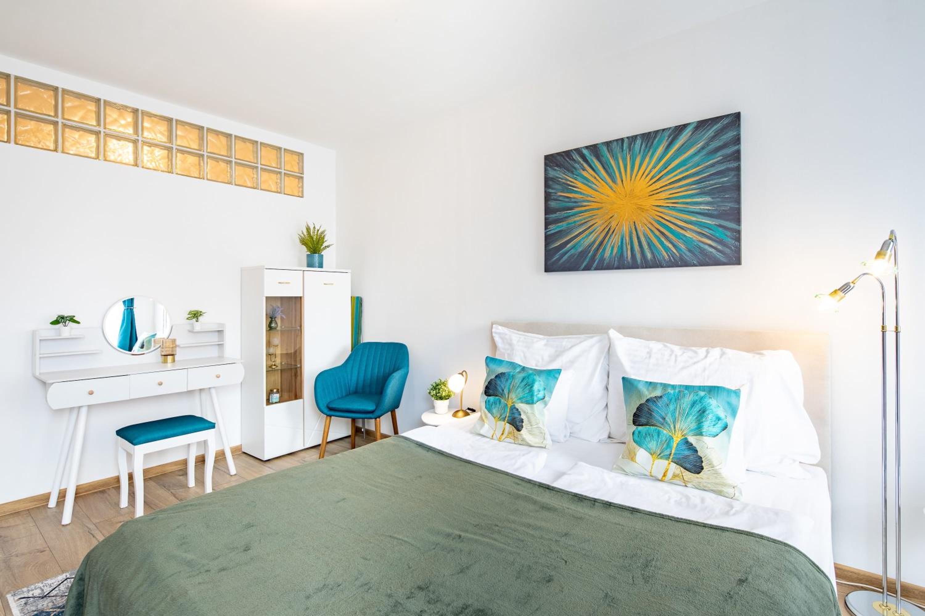 Cozy - Central - Easy Stay view 3