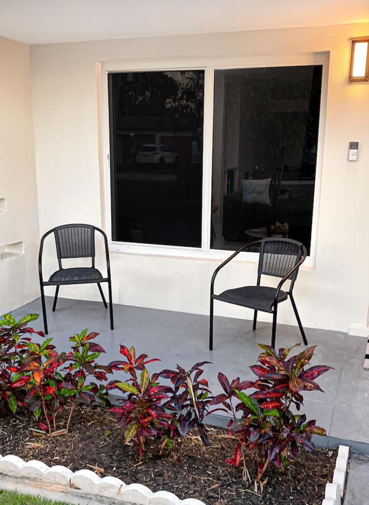 Near Beaches 3 BR Luxury Fort Lauderdale Home