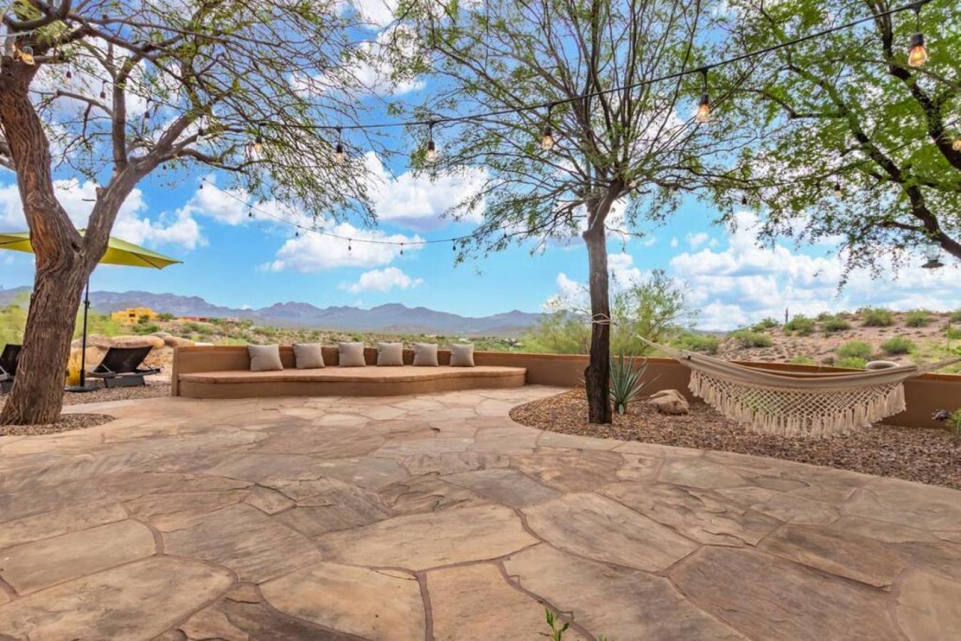 Stunning Secluded Ranch, Sleeps 6 Comfortably, Pool & Jacuzzi