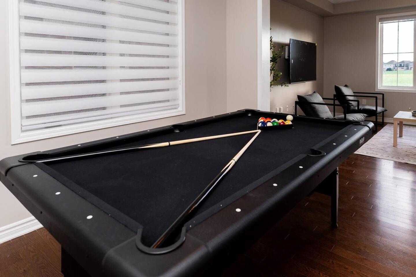 Spacious Family Getaway Near Nature & Dining