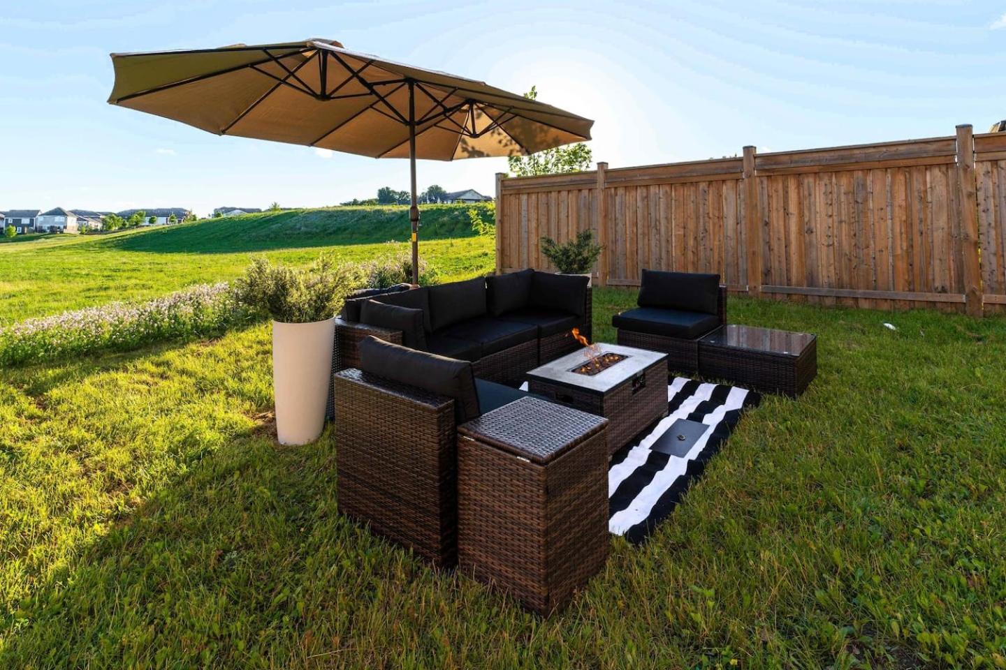 Spacious Family Getaway Near Nature & Dining