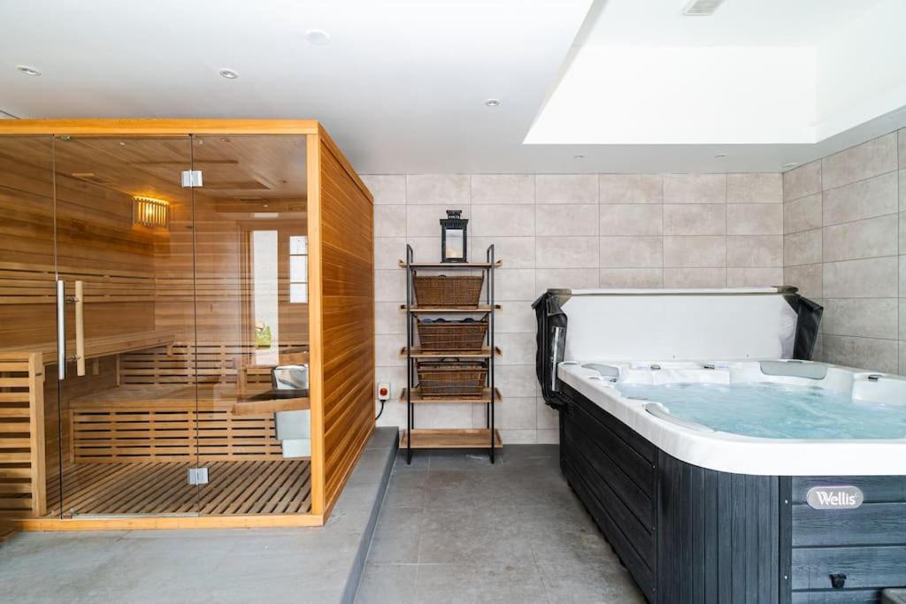Luxury Ayrshire Country House 9 Bed All Ensuite Hot Tub Sauna Garden view 3