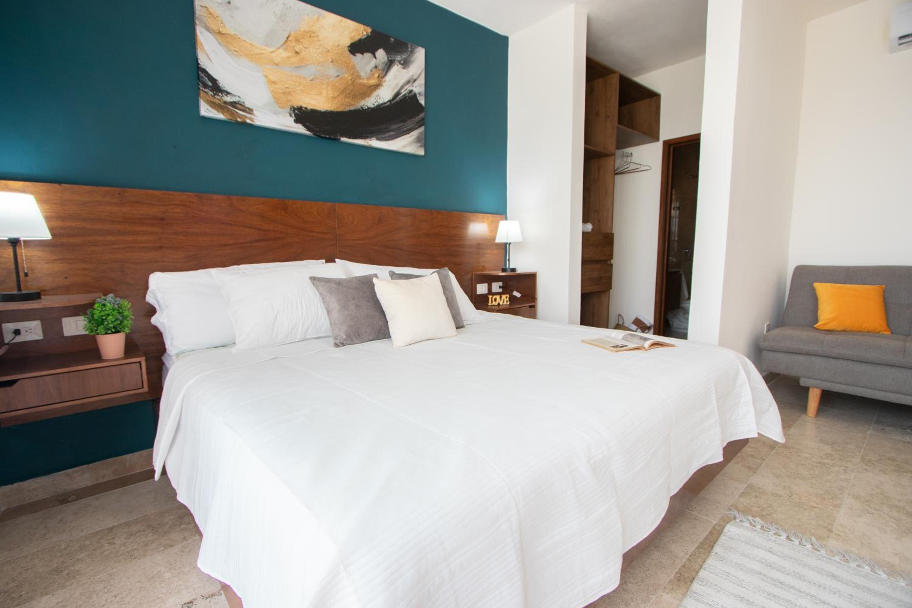 Itzamna luxury condos whit ocean viewpool view 5