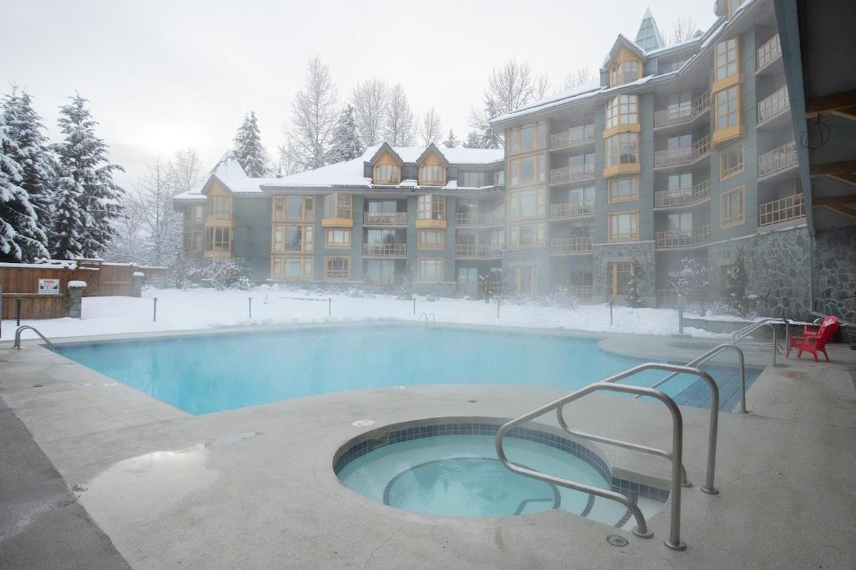 KING Bed - Premium STUDIO Suite - Ski Valet - Village