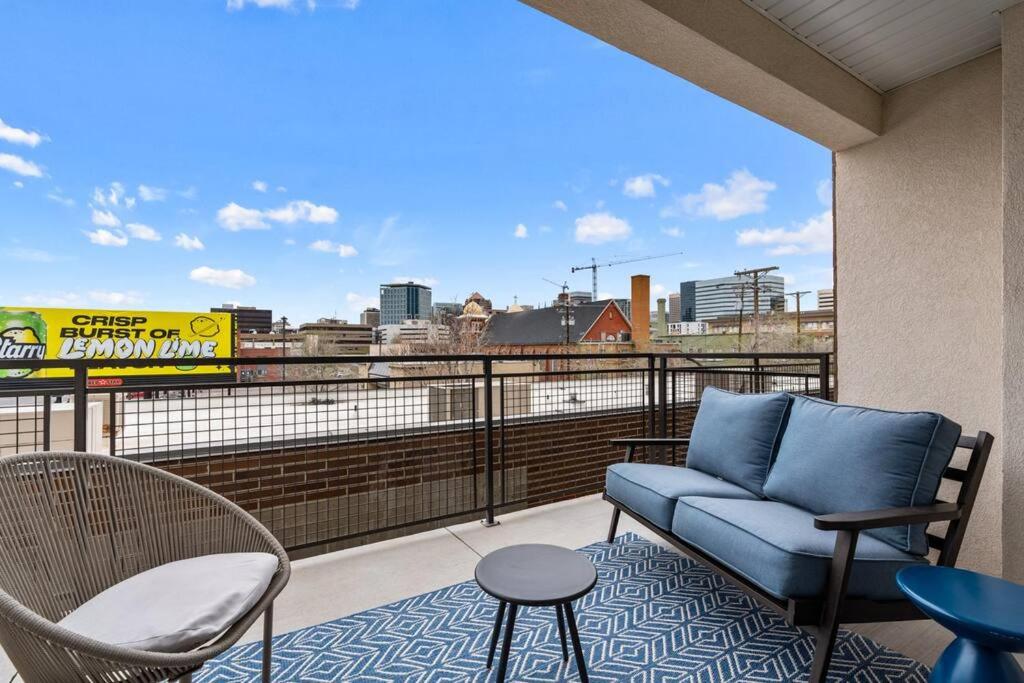Beautiful, Opulent Central City 1BD1BA- Amenities!