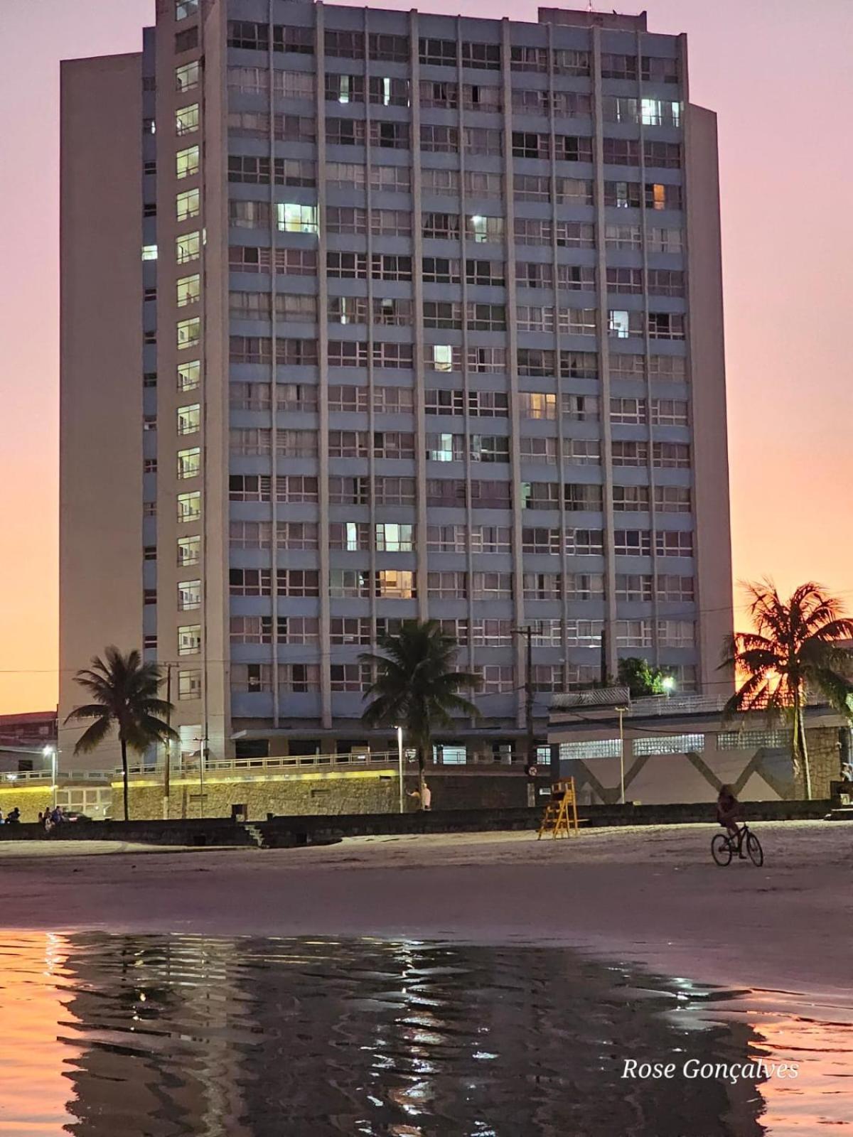 Apartamento frente ao Mar Praia do Sonho com garagem