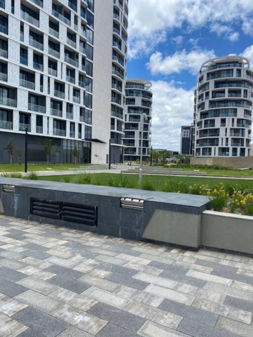 Oku Luxury apartment, Ellipse, Waterfall view 2