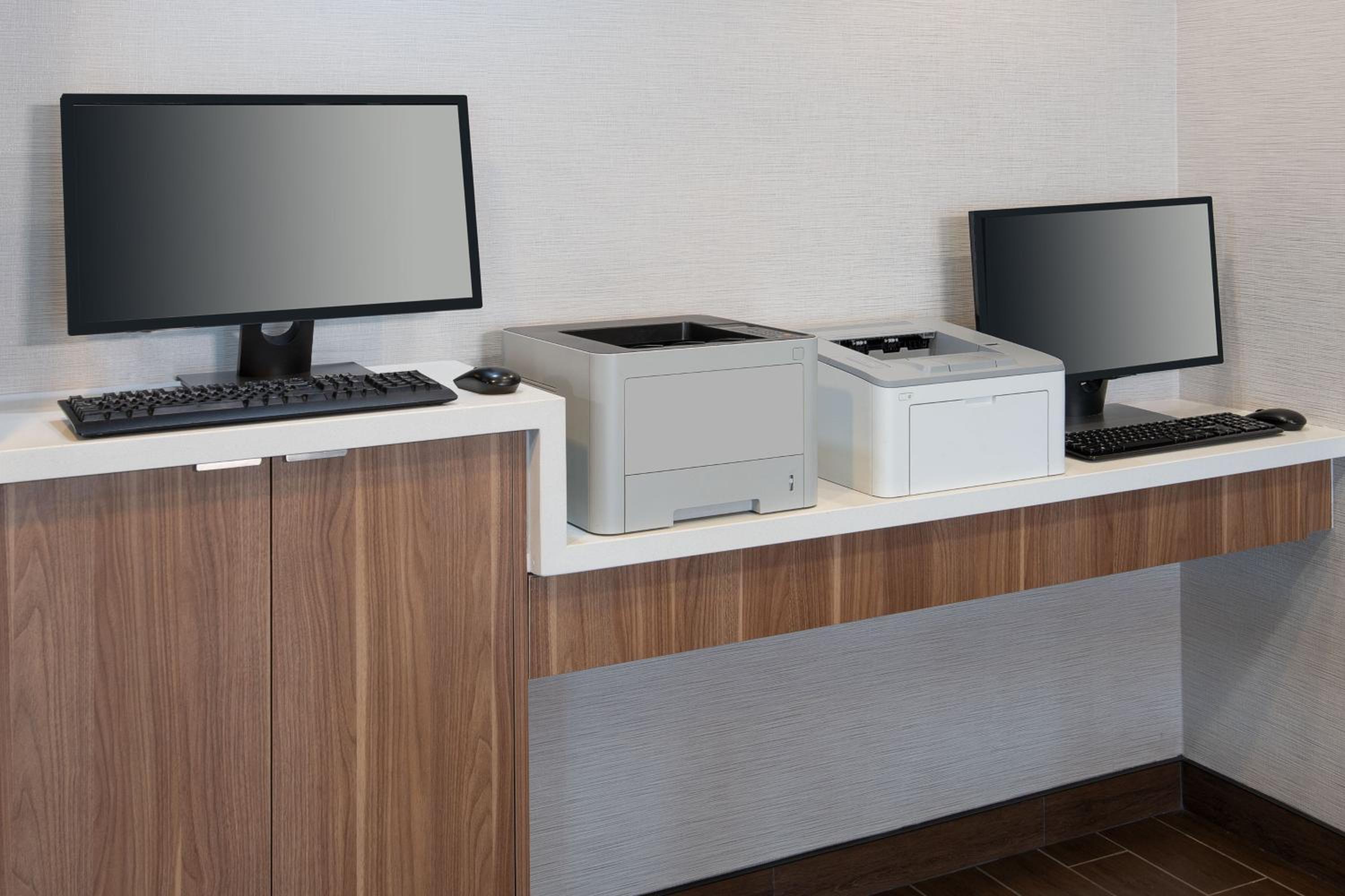 Fairfield Inn  Suites by Marriott Toronto Brampton - Property Image 2