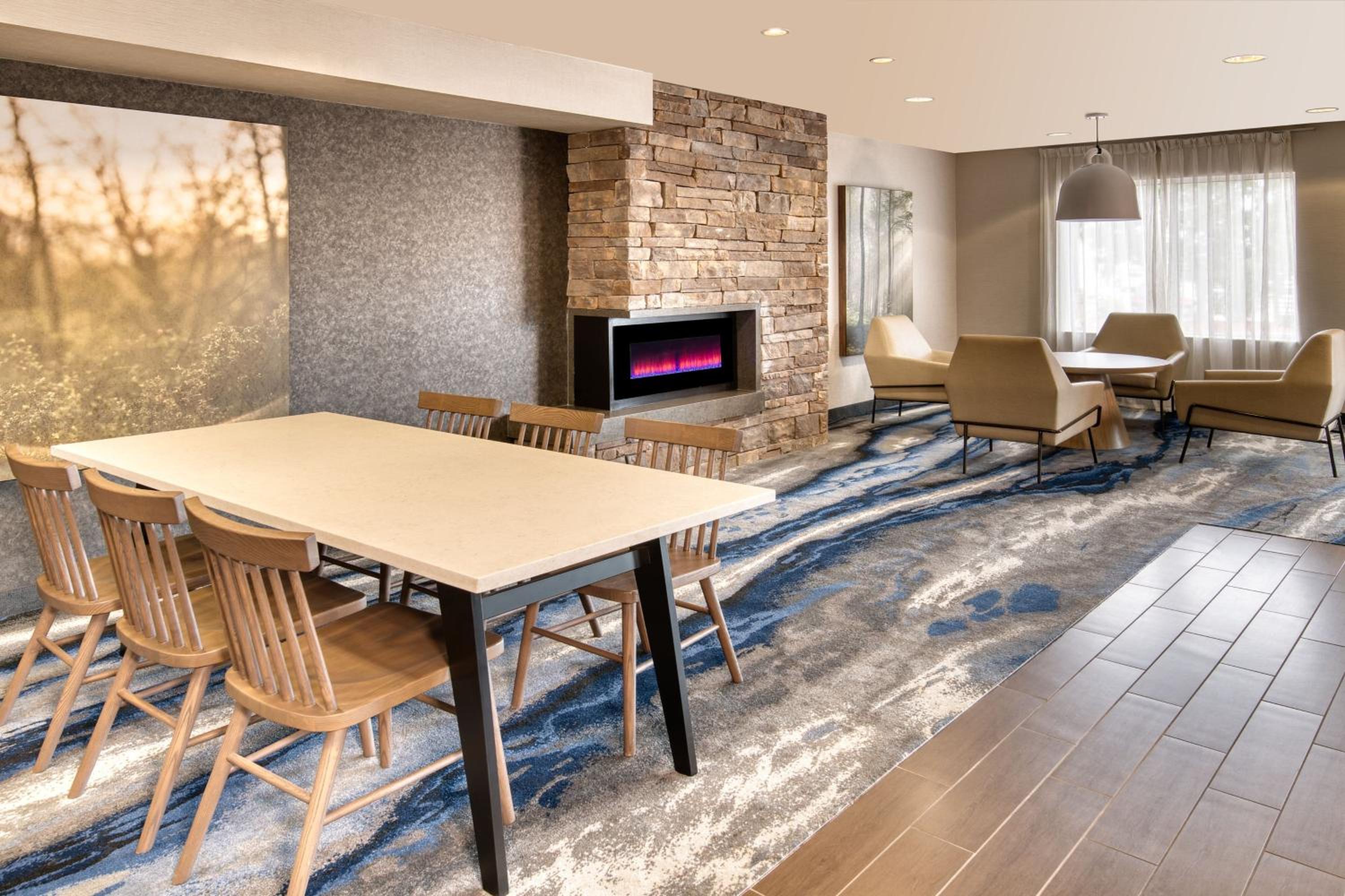 Fairfield Inn  Suites by Marriott Toronto Brampton - Property Image 7