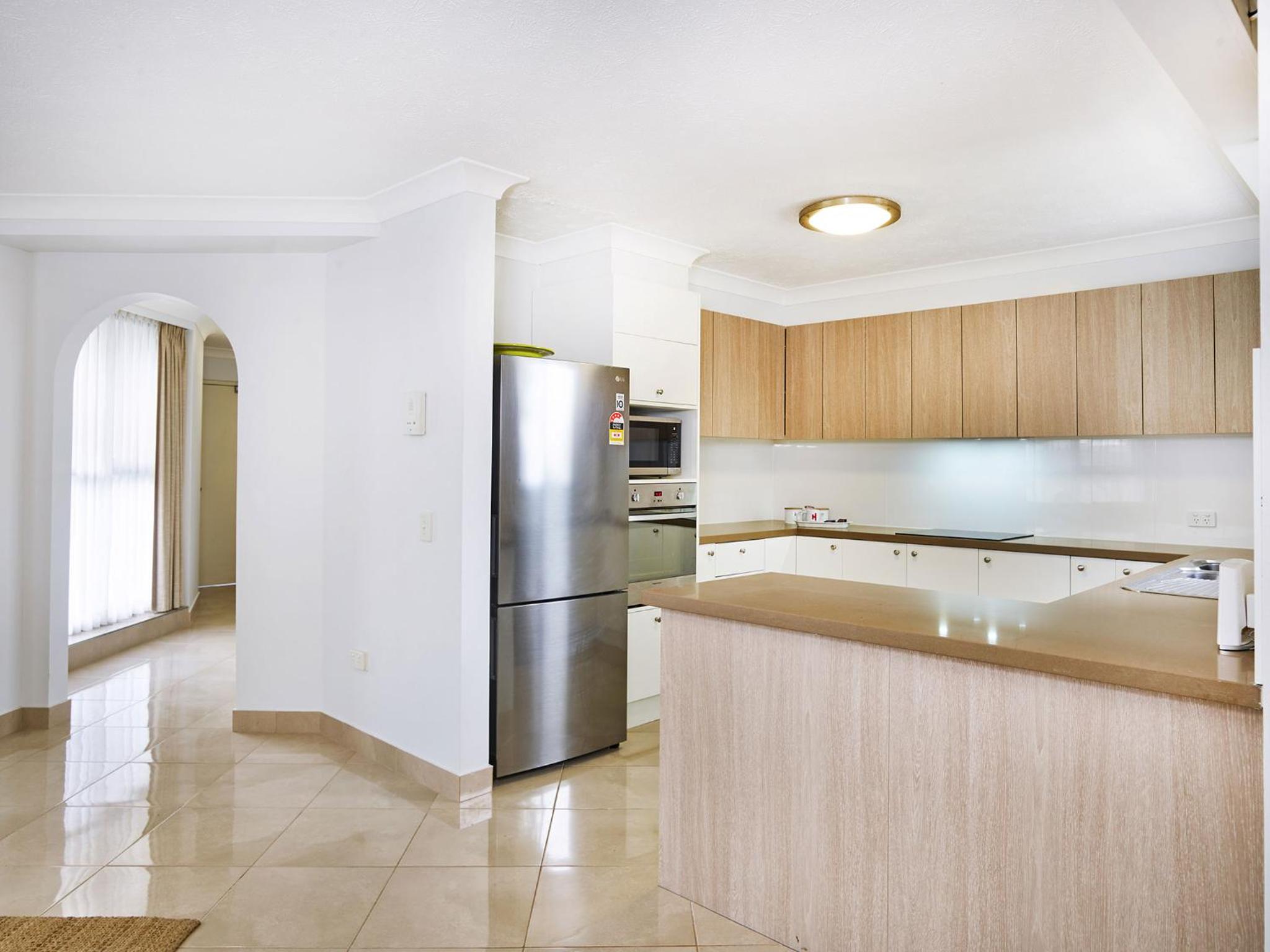 Resort Stay in Surfers Paradise Beach Apartment