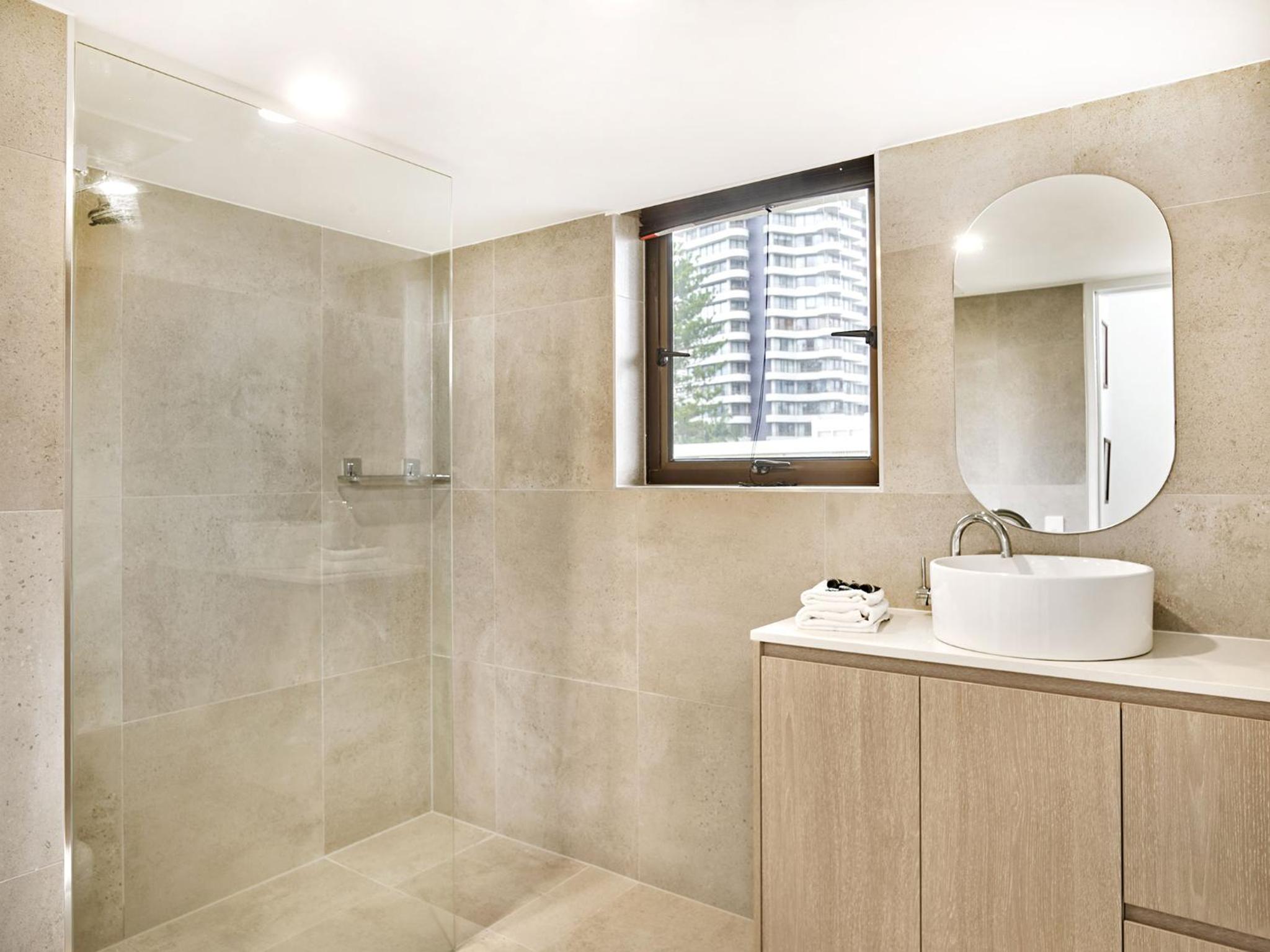 Resort Stay in Surfers Paradise Beach Apartment