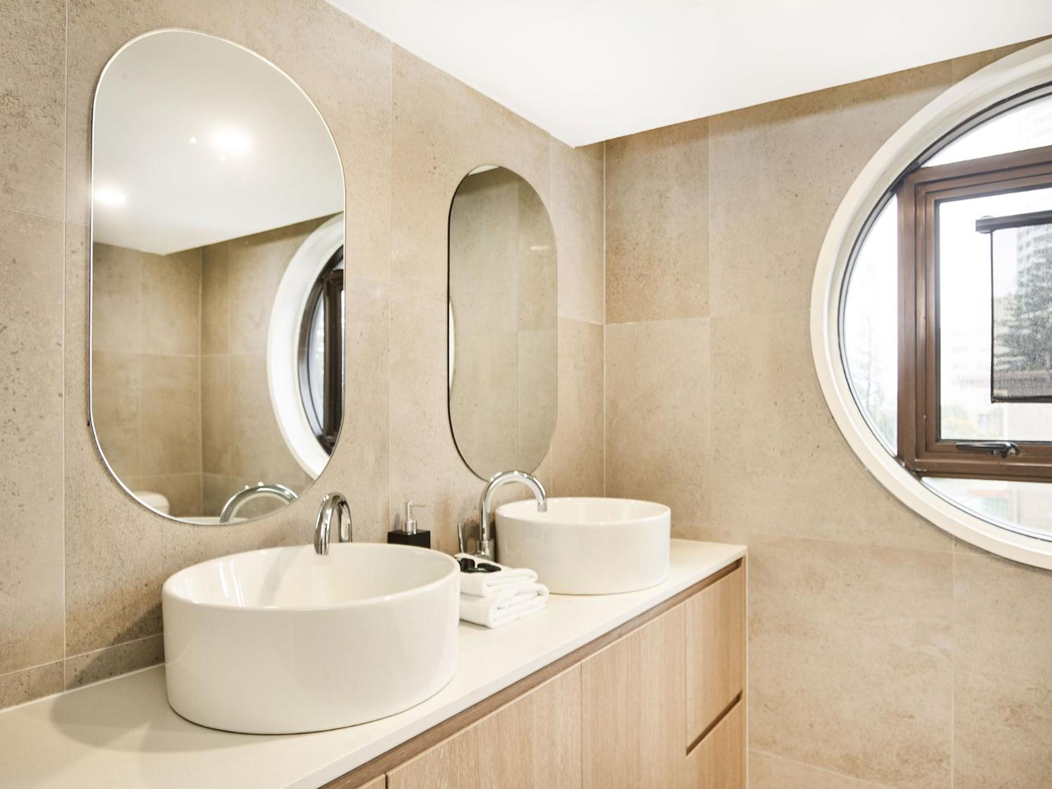 Resort Stay in Surfers Paradise Beach Apartment