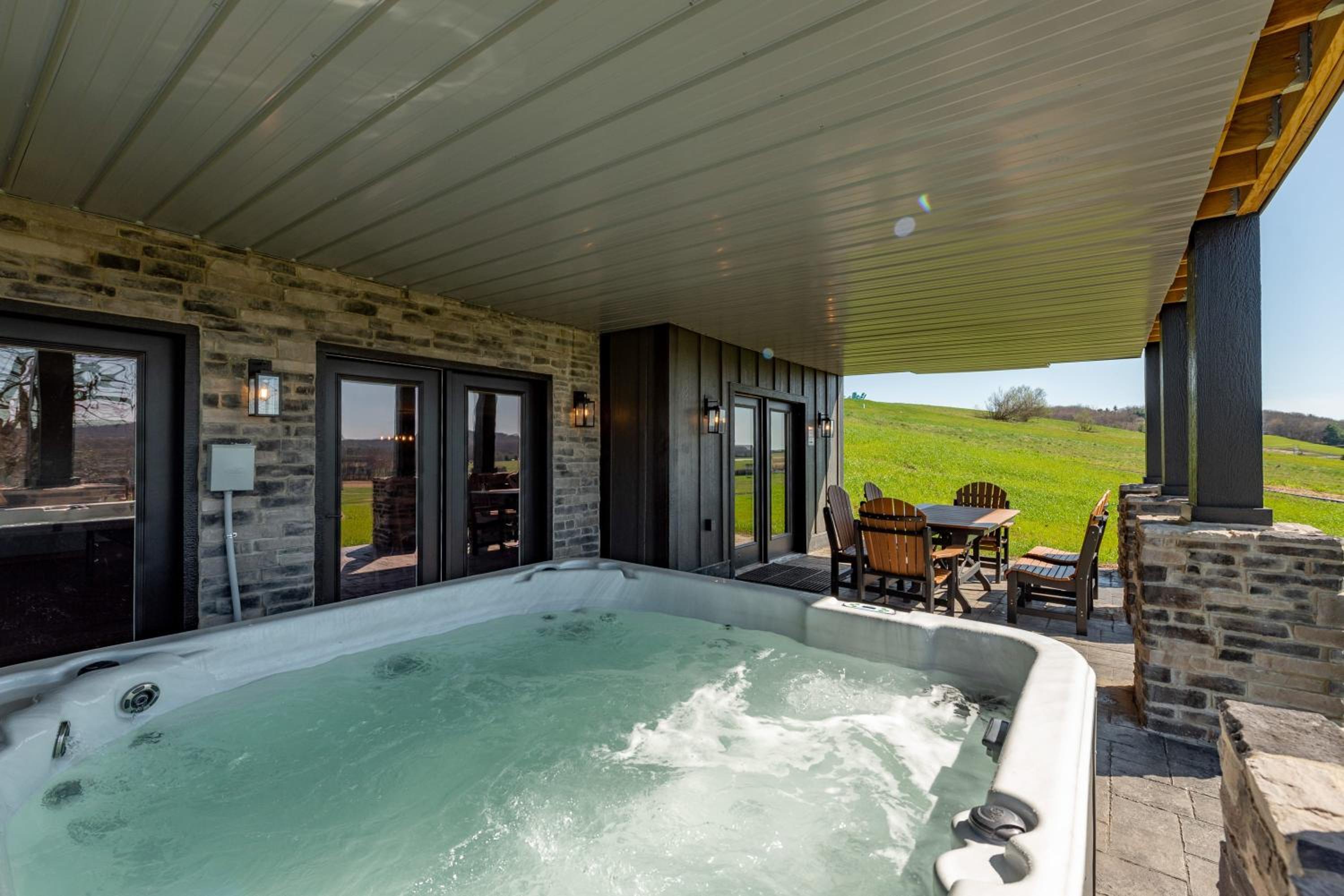 The Crooked Oak Lodge Deep Creek Indoor Pool-Hot Tub-Dogs Welcome view 5