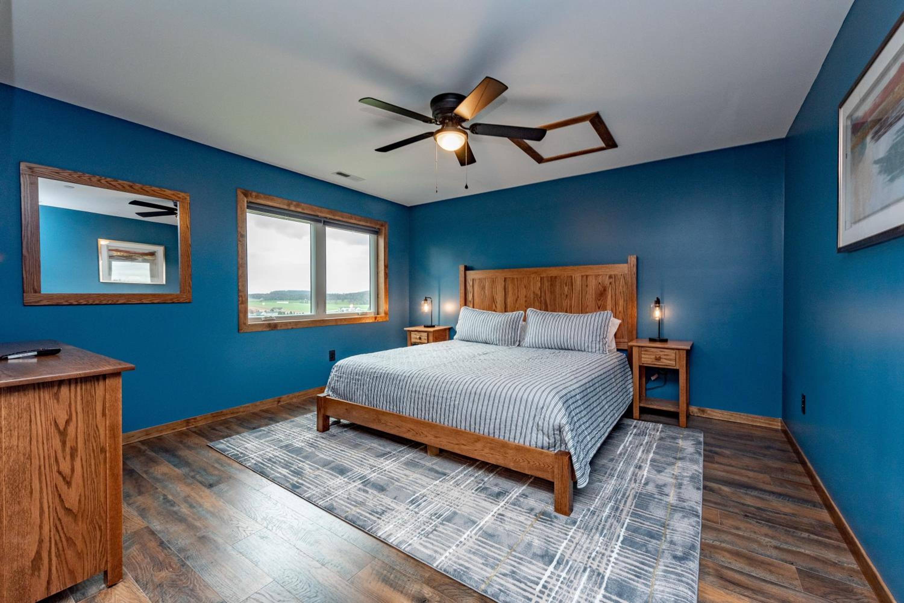 The Crooked Oak Lodge Deep Creek Indoor Pool-Hot Tub-Dogs Welcome view 2