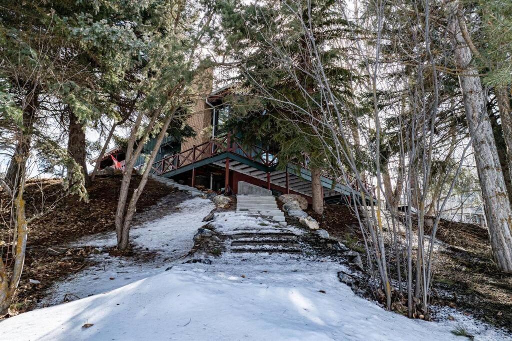 Amazing Pineview Hideaway with Hot Tub and Stunning Views view 4