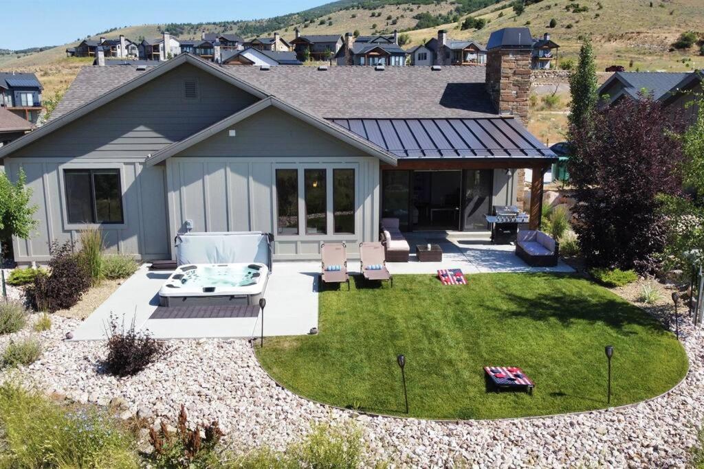 Powder Mountain Escape B1 Hot Tub Ski Getaway view 3