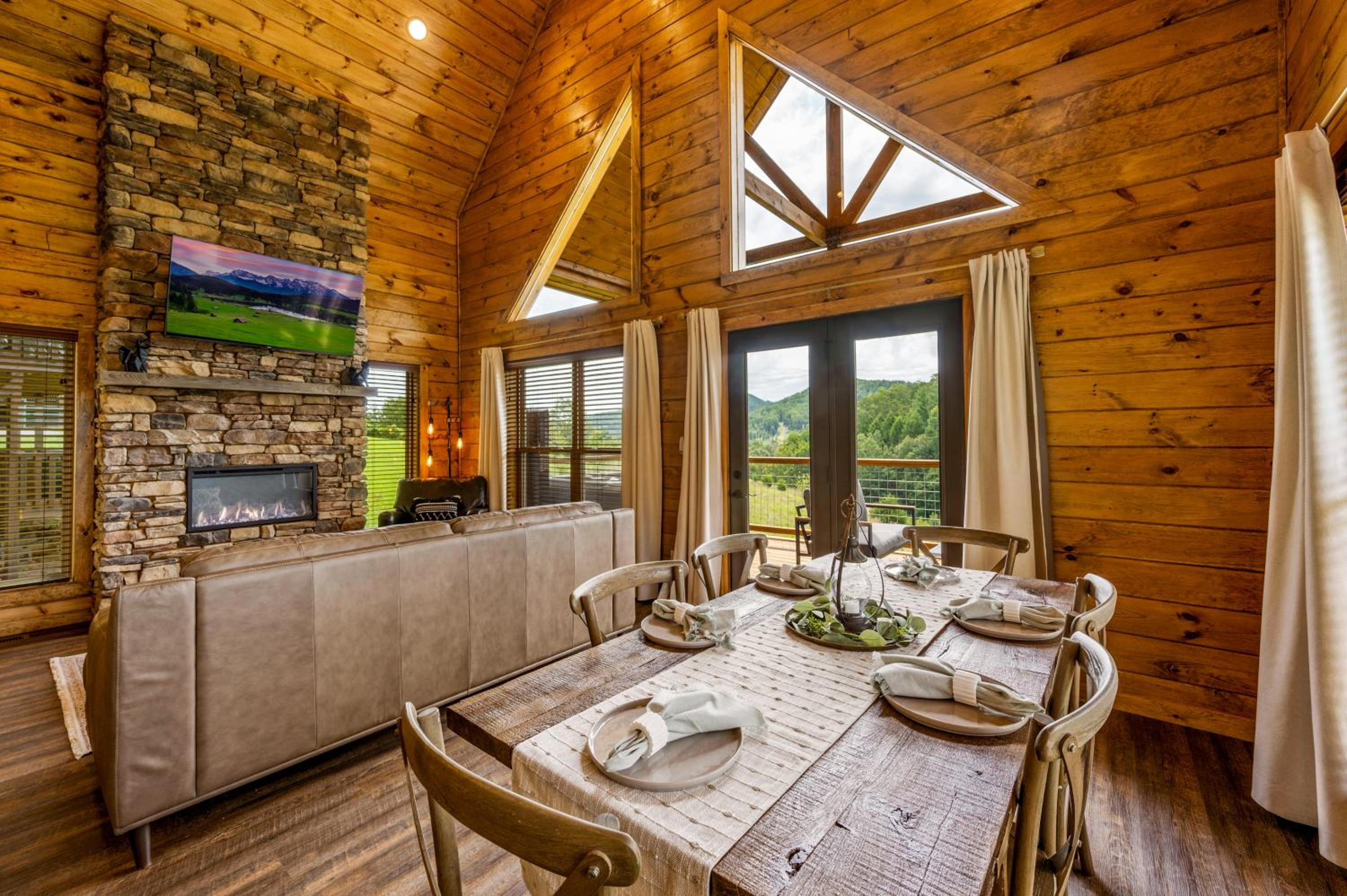 Cozy 2BR Cabin with Hot Tub near PF Pkwy, Gatlinburg & GSMNP view 3