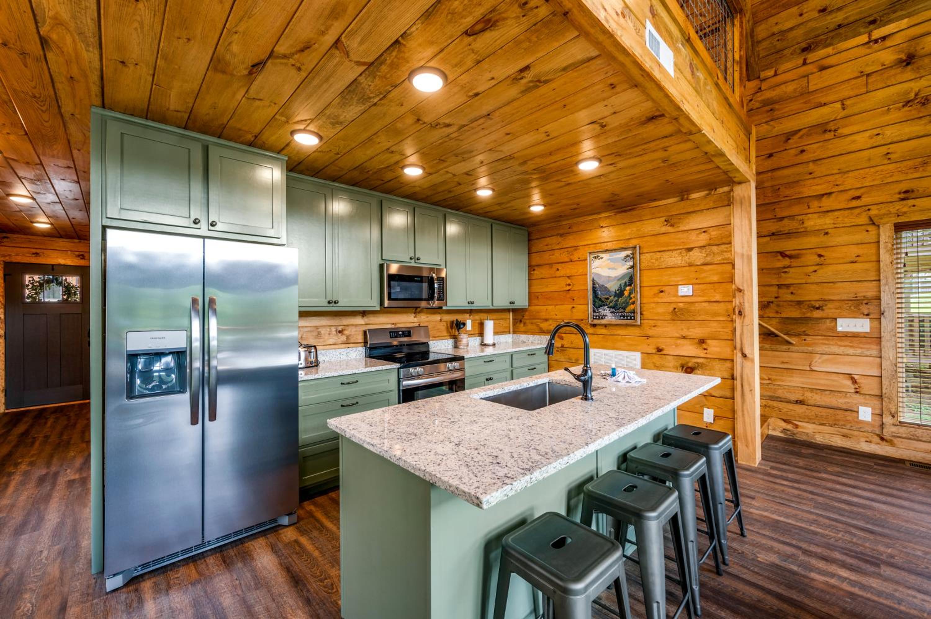Cozy 2BR Cabin with Hot Tub near PF Pkwy, Gatlinburg & GSMNP view 4