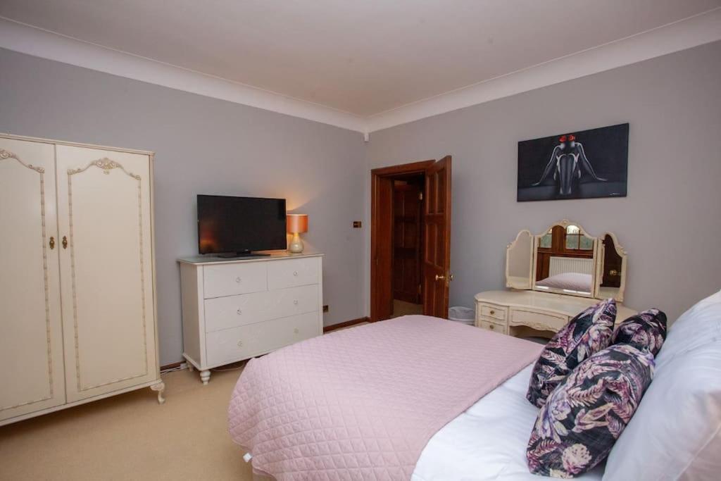 Stunning Southside Period House