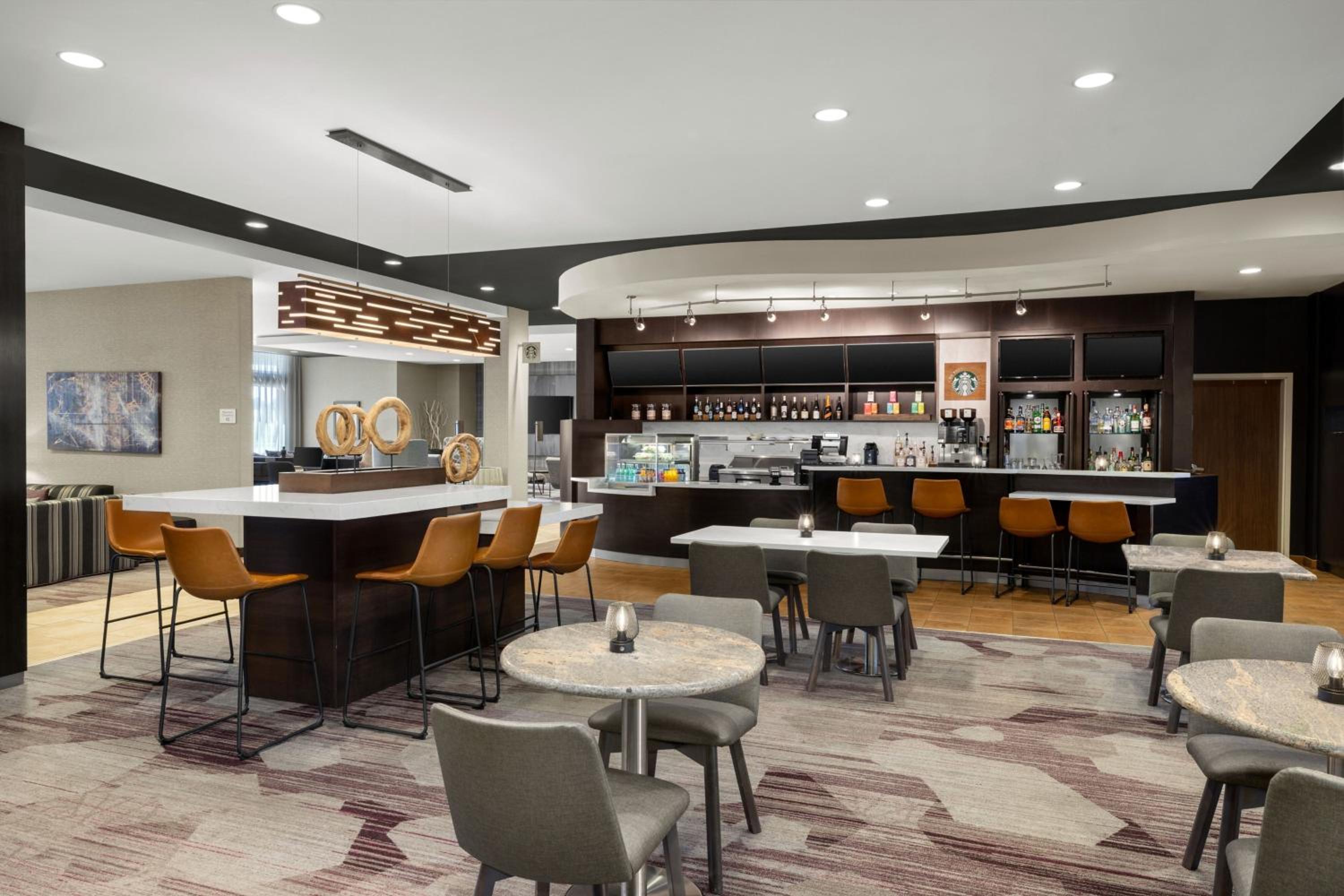 Courtyard by Marriott Omaha Bellevue at Beardmore Event Center - Property Image 41