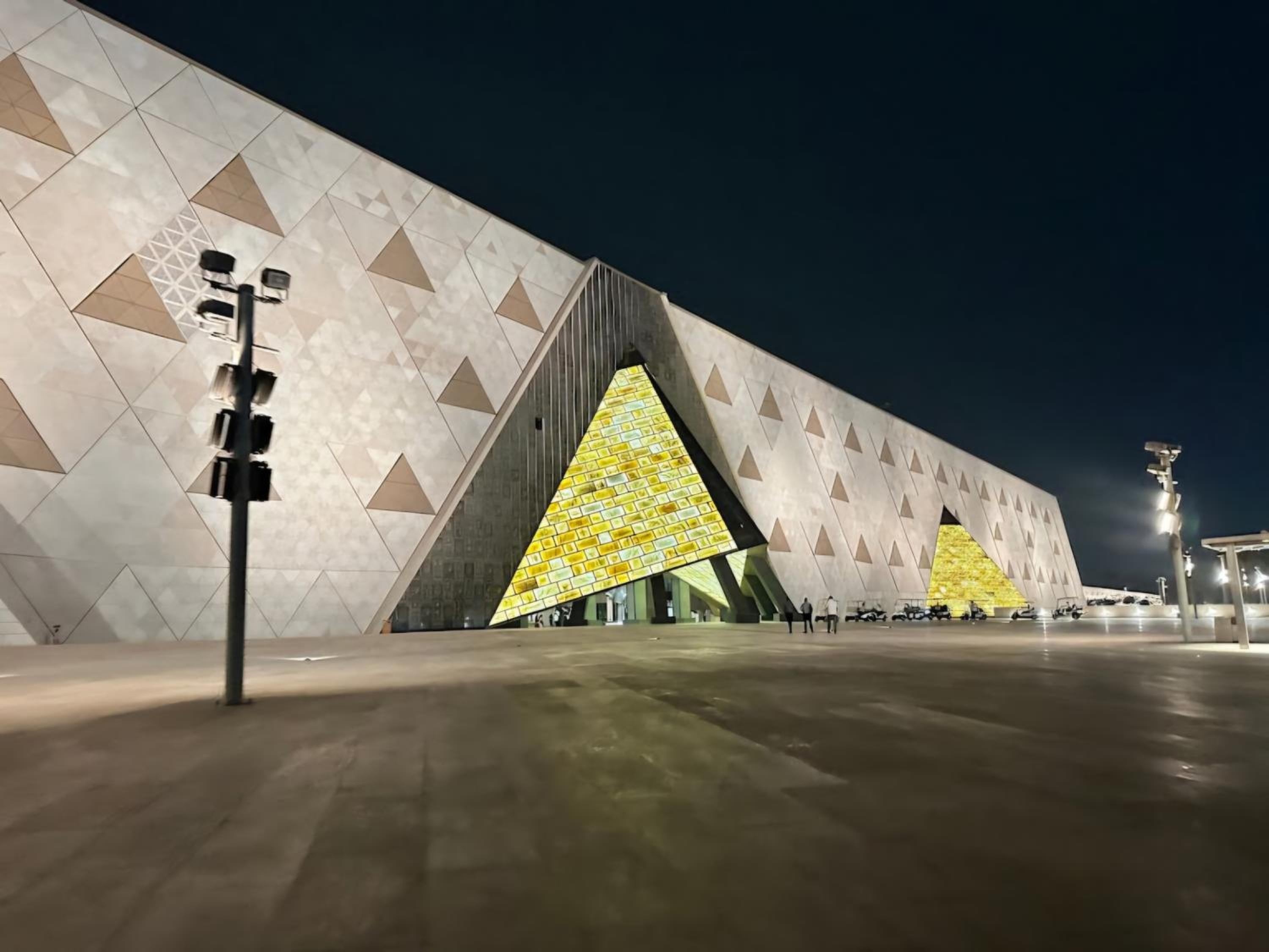 Giza Pyramids & Grand Museum Luxury Apartment