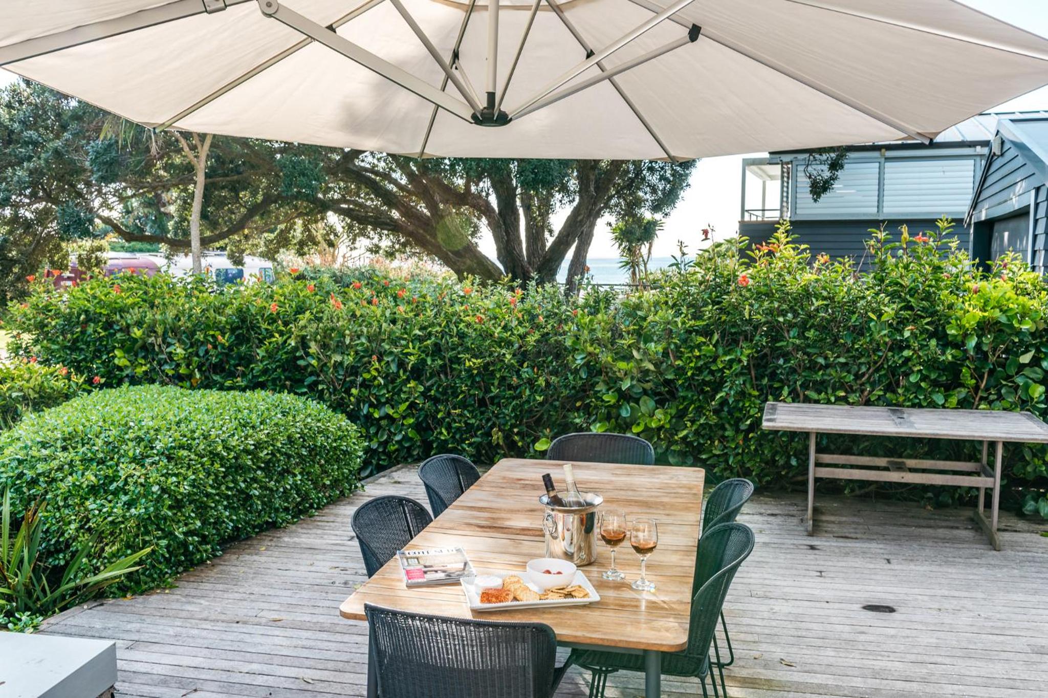 Seaviews on Second - 100 metres from Onetangi Beach! - Be My Guest Waiheke view 2
