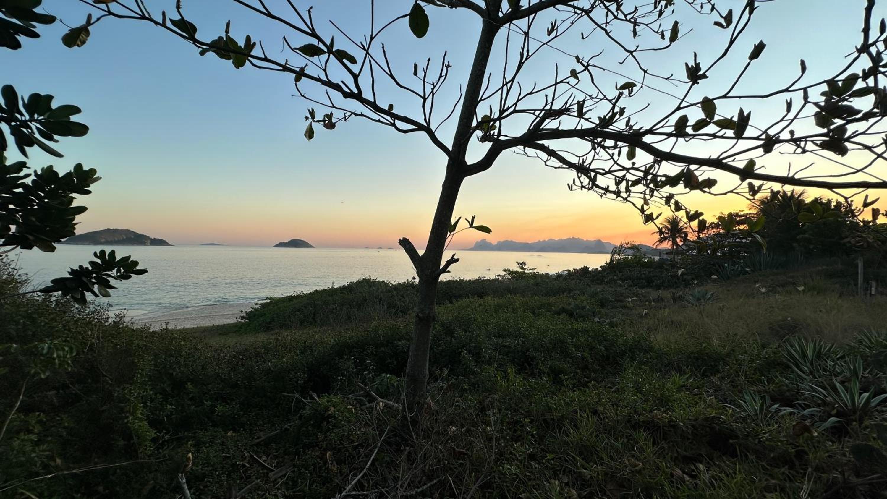 Camboinhas Loft Vista Mar, Pé na Areia, com Piscina e Churrasqueira