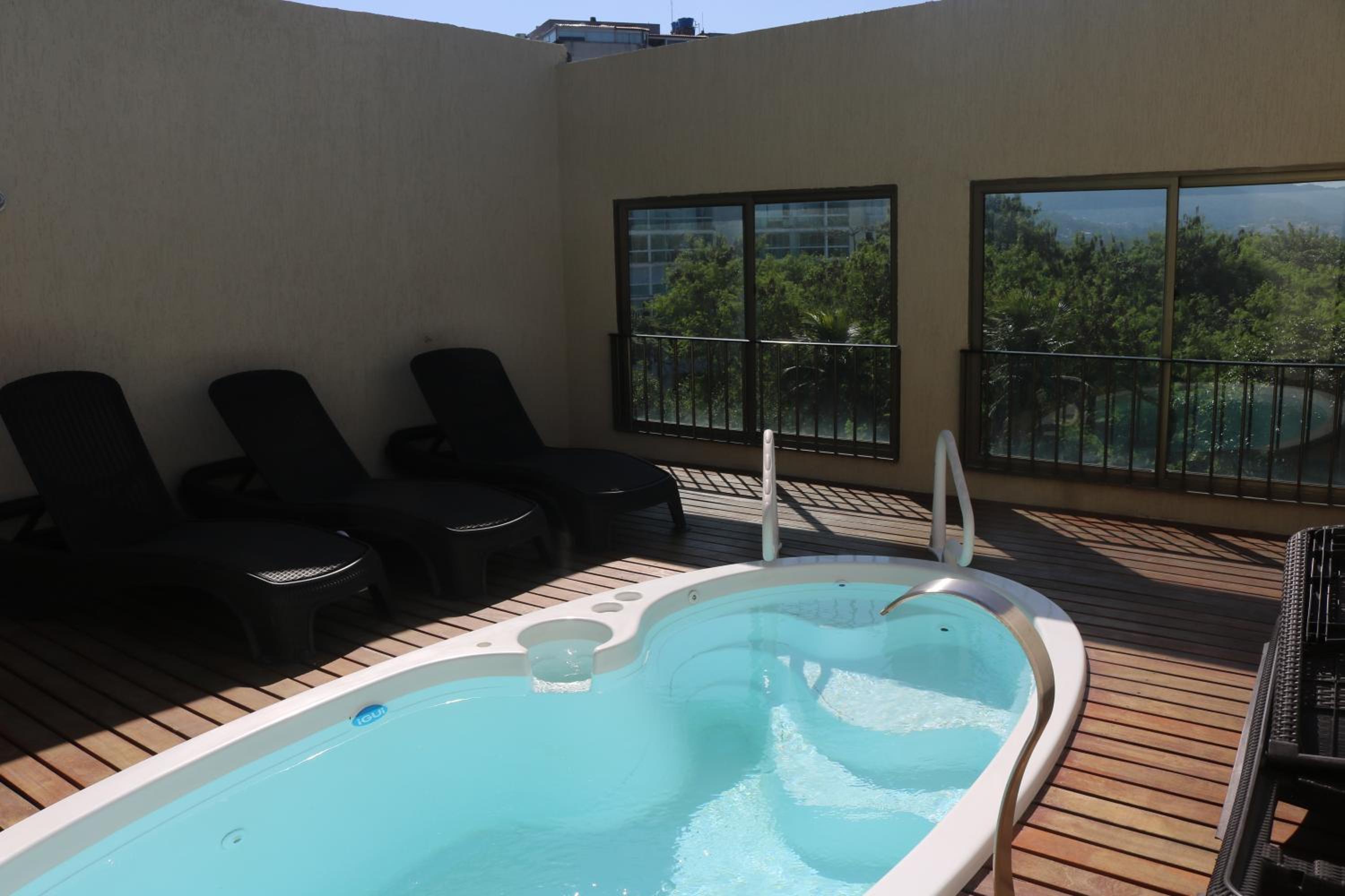Camboinhas Loft Vista Mar, Pé na Areia, com Piscina e Churrasqueira