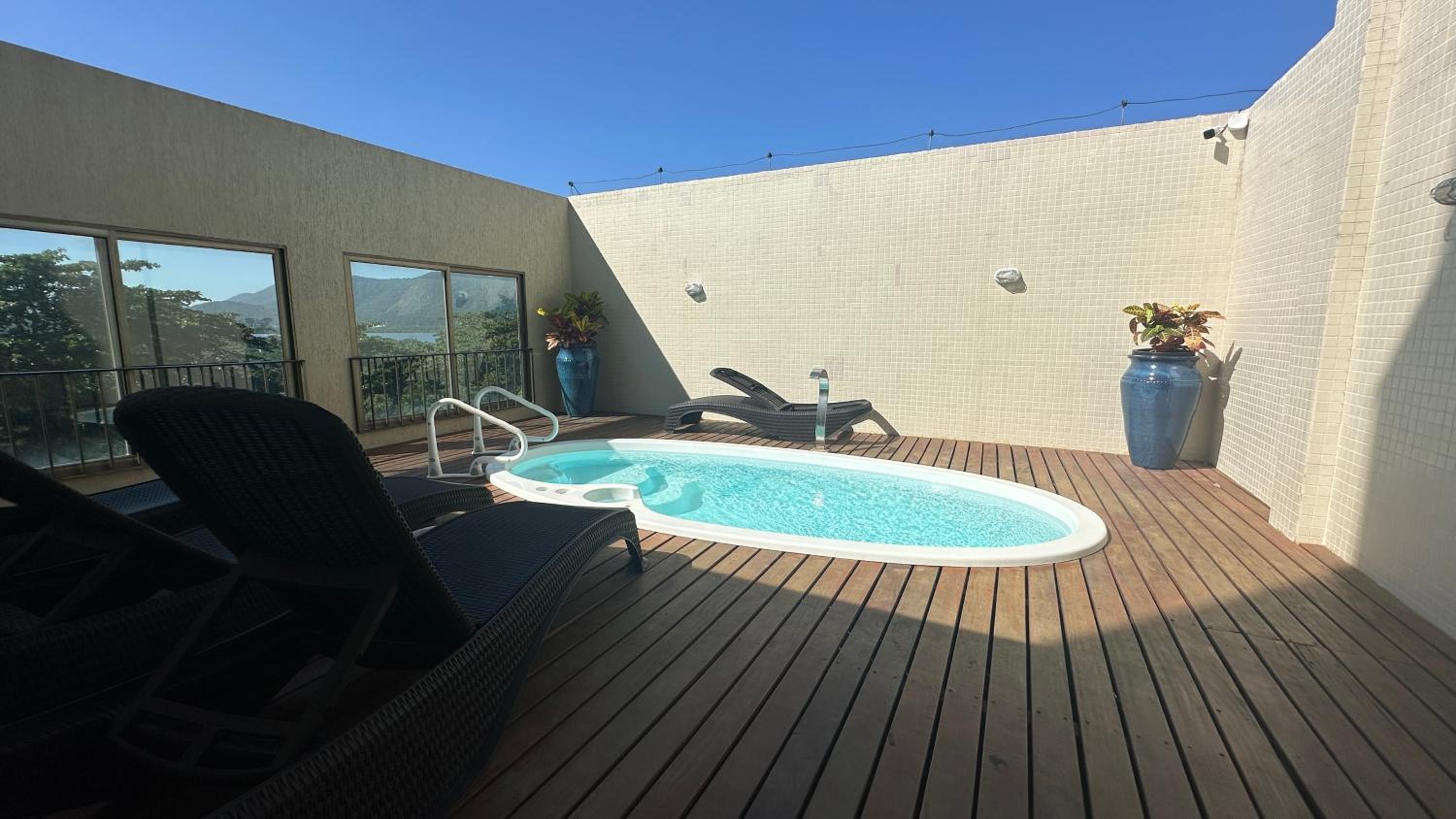 Camboinhas Loft Vista Mar, Pé na Areia, com Piscina e Churrasqueira