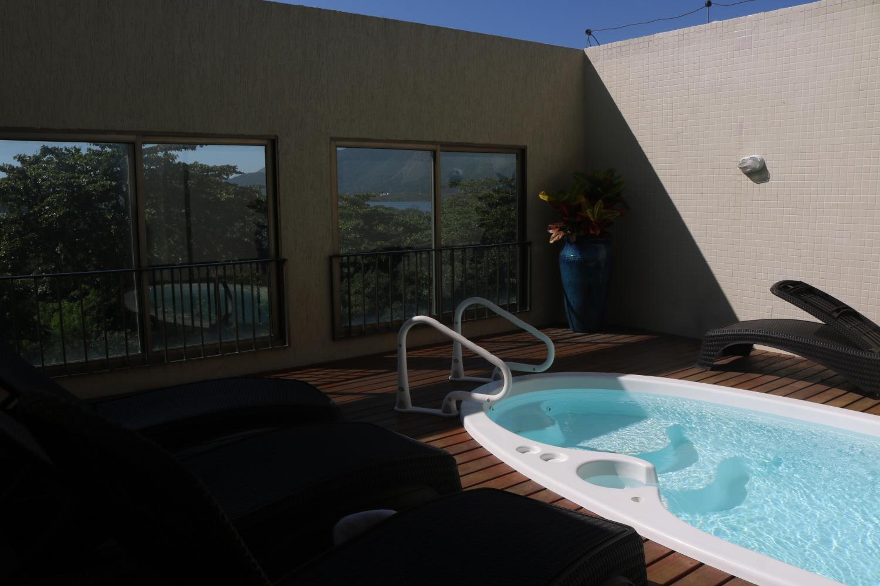 Camboinhas Loft Vista Mar, Pé na Areia, com Piscina e Churrasqueira