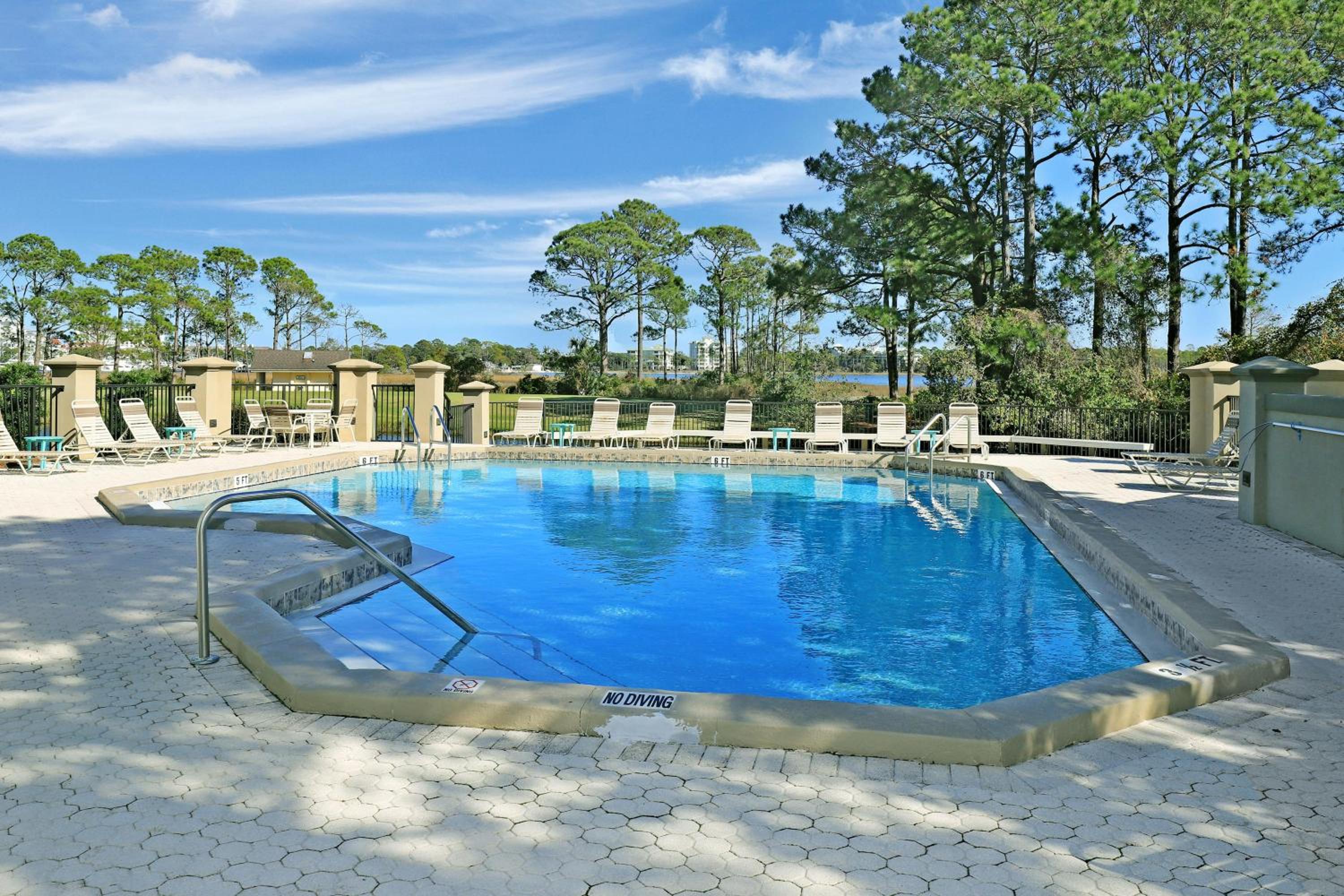 913 Harbour Point view 3