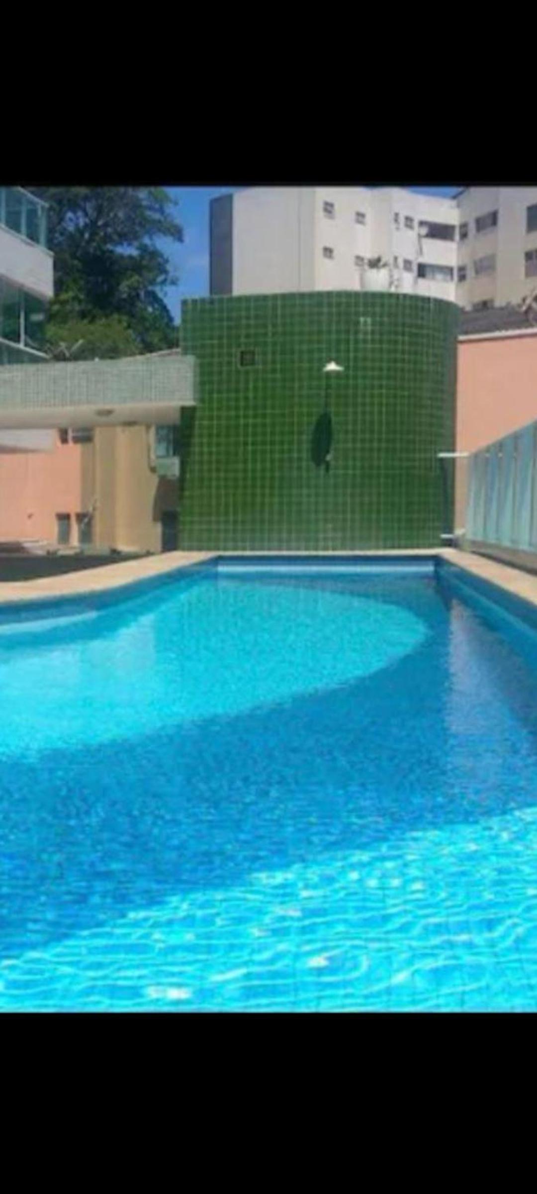 Dois quartos Barra piscina