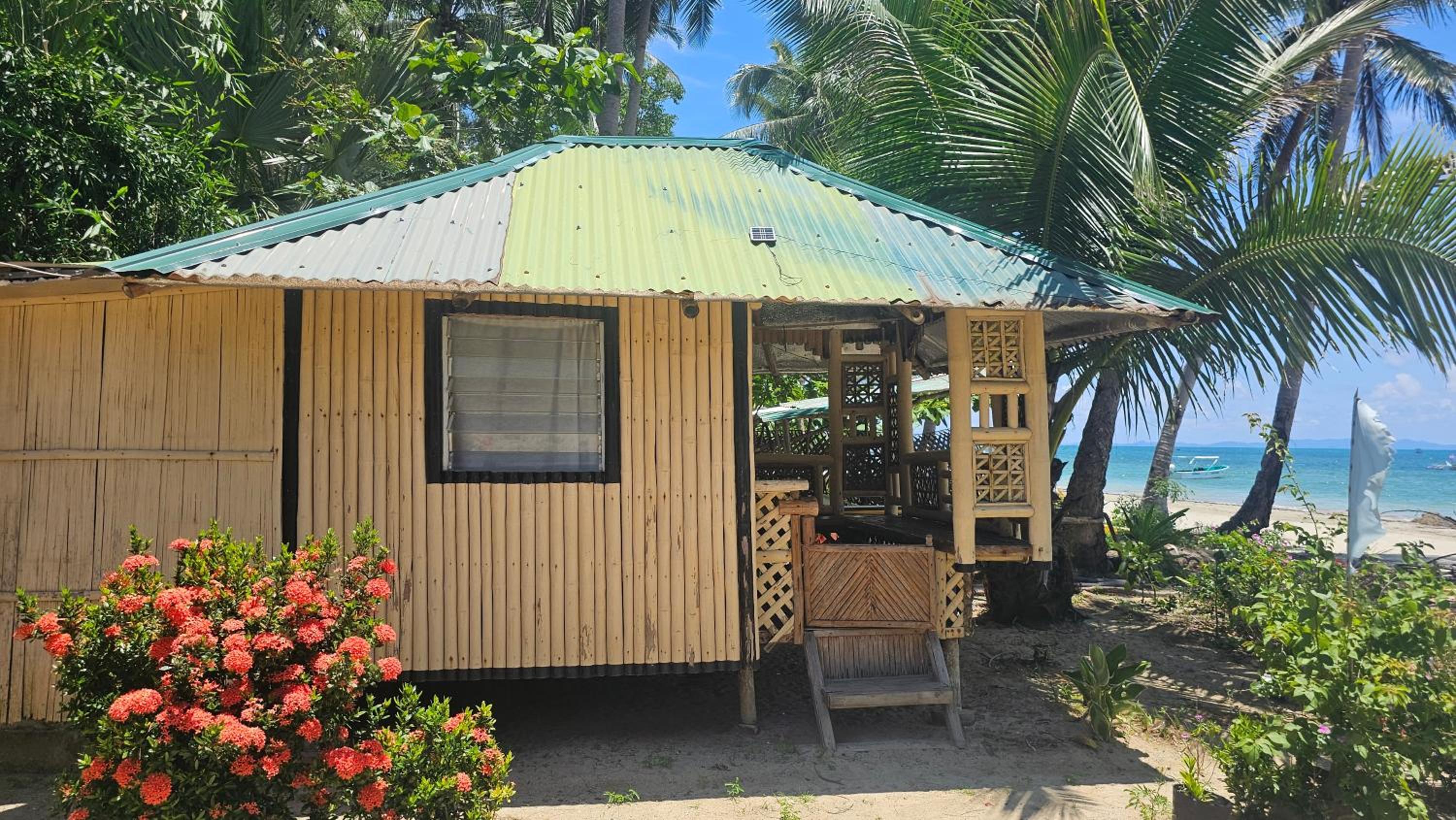 Floresitas Beach Resort
