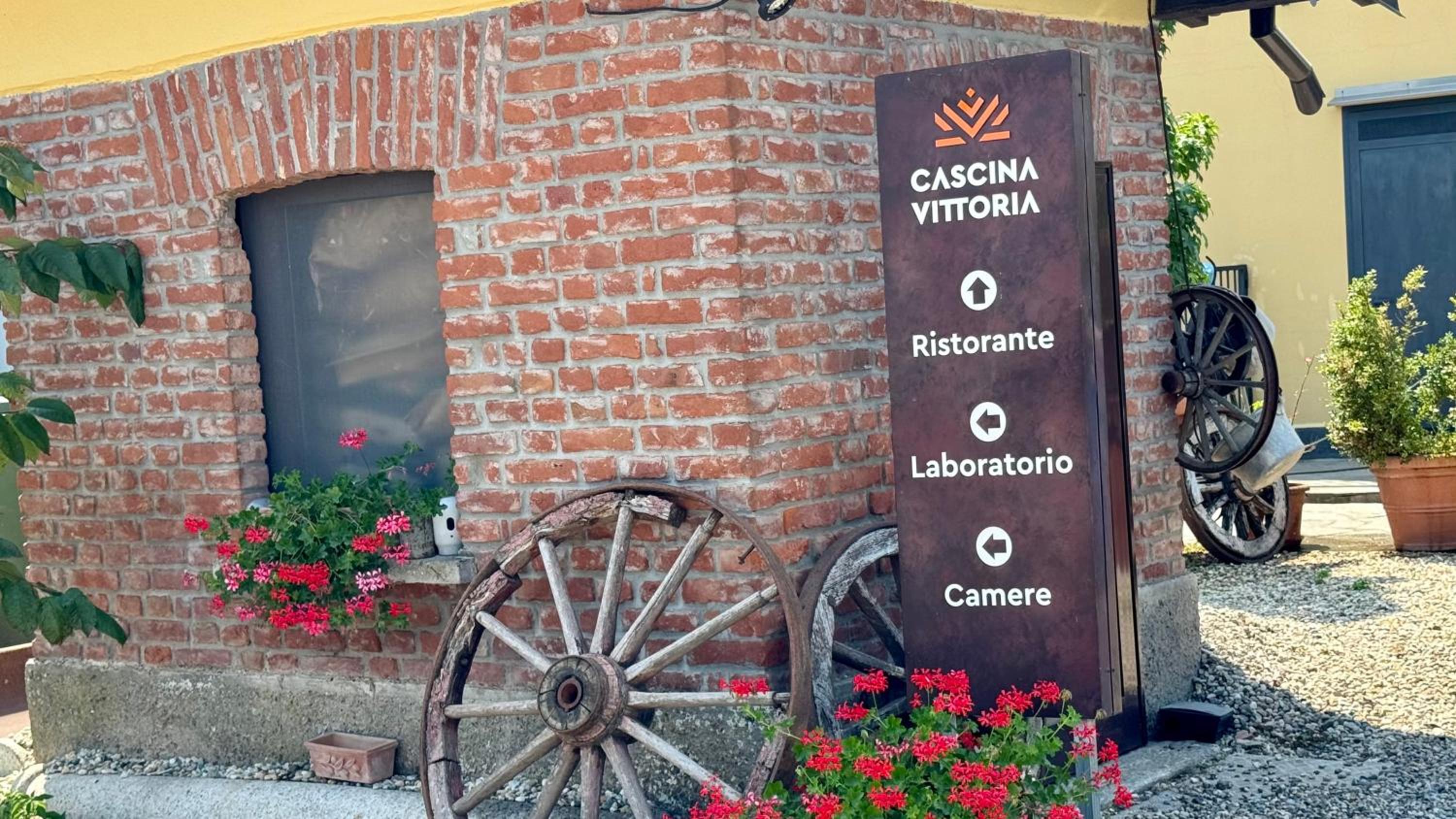 Cascina Vittoria Restaurant Lab & Rooms