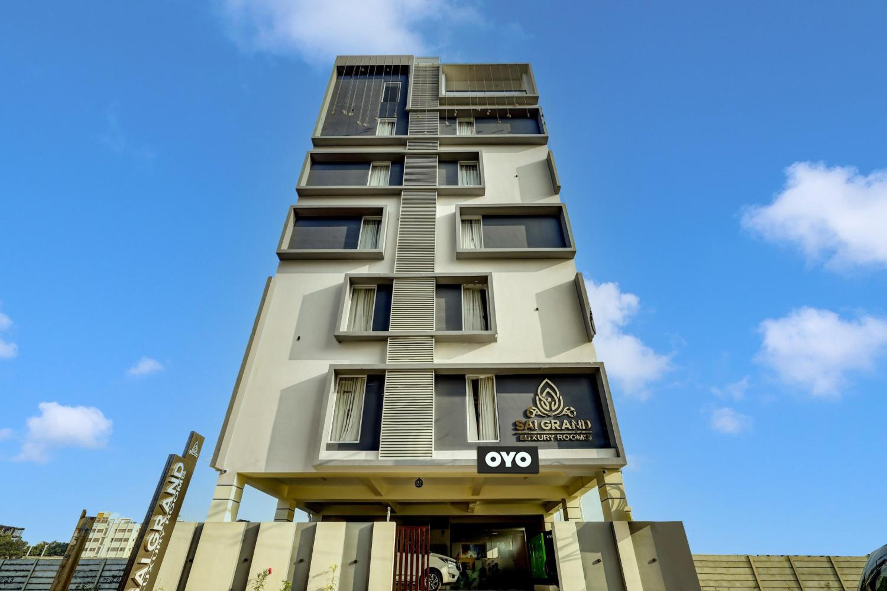 Hotel O SAI GRAND LUXURY ROOMS view 3