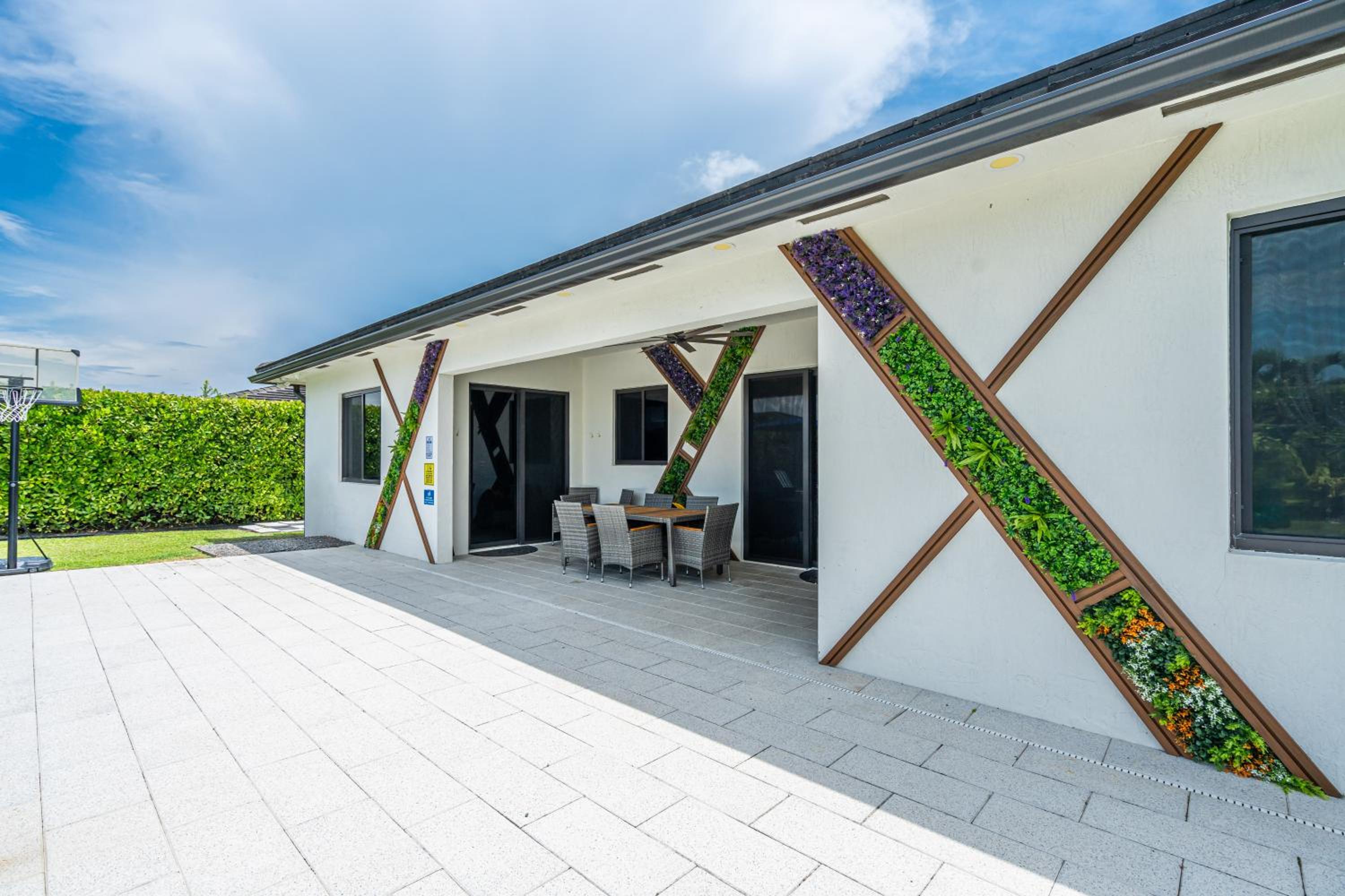 The Luxe Retreat