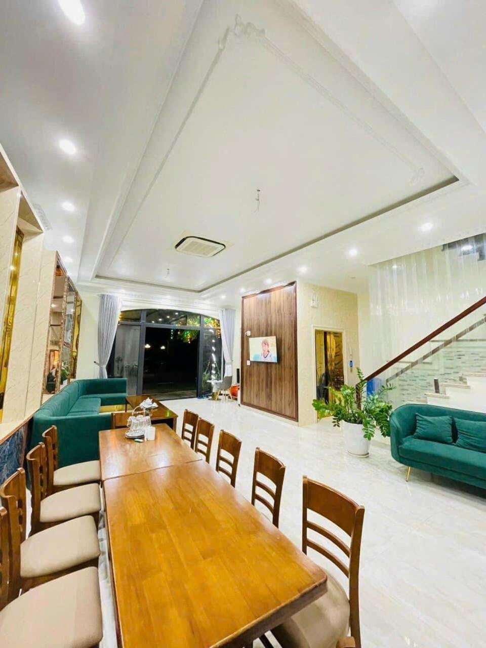 Villa 7 phòng ngủ phong cách cổ điển - đầy đủ tiện nghi - gần biển view 3