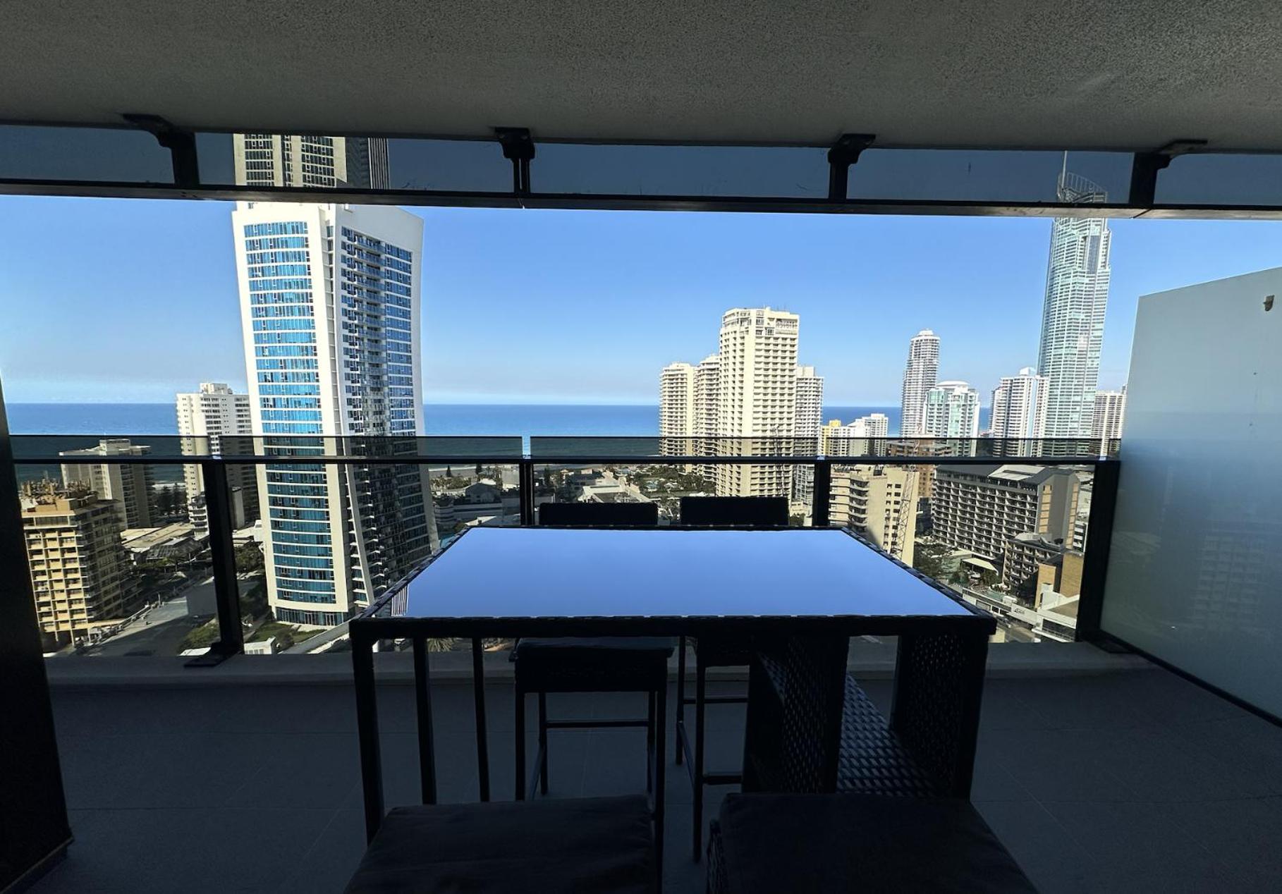 BeachView Surfers 2BD Apartment Lux