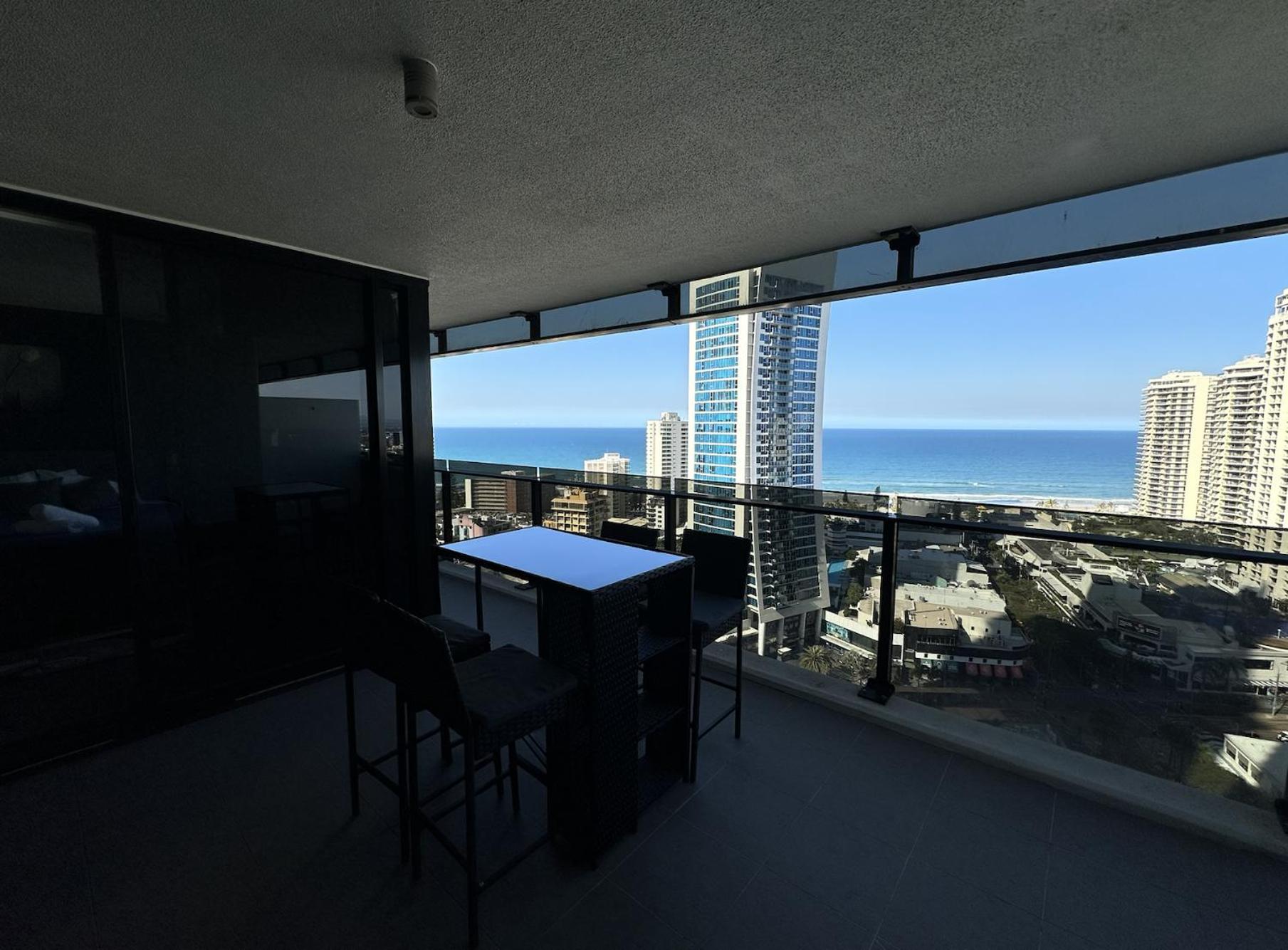 BeachView Surfers 2BD Apartment Lux