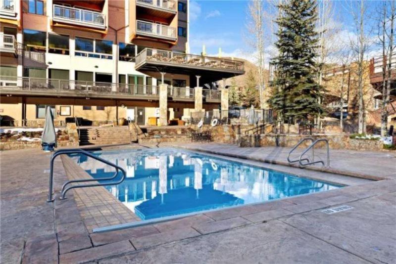 Ski In, Ski Out Studio Condo In The Heart Of Lionshead Village With Hot Tub And Pool Access