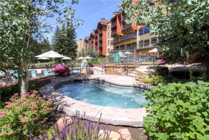 Ski In, Ski Out Studio Condo In The Heart Of Lionshead Village With Hot Tub And Pool Access