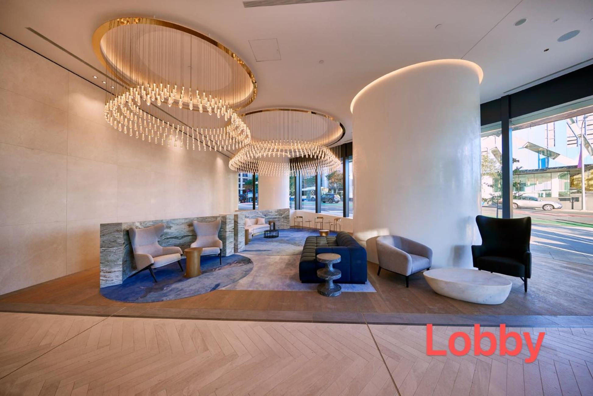 Luxury 1BR in Brisbane City River Firework View