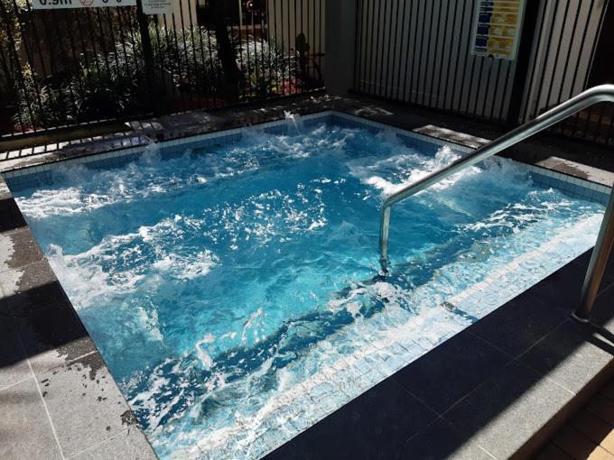 Surfers Paradise - Huge Family Apartment