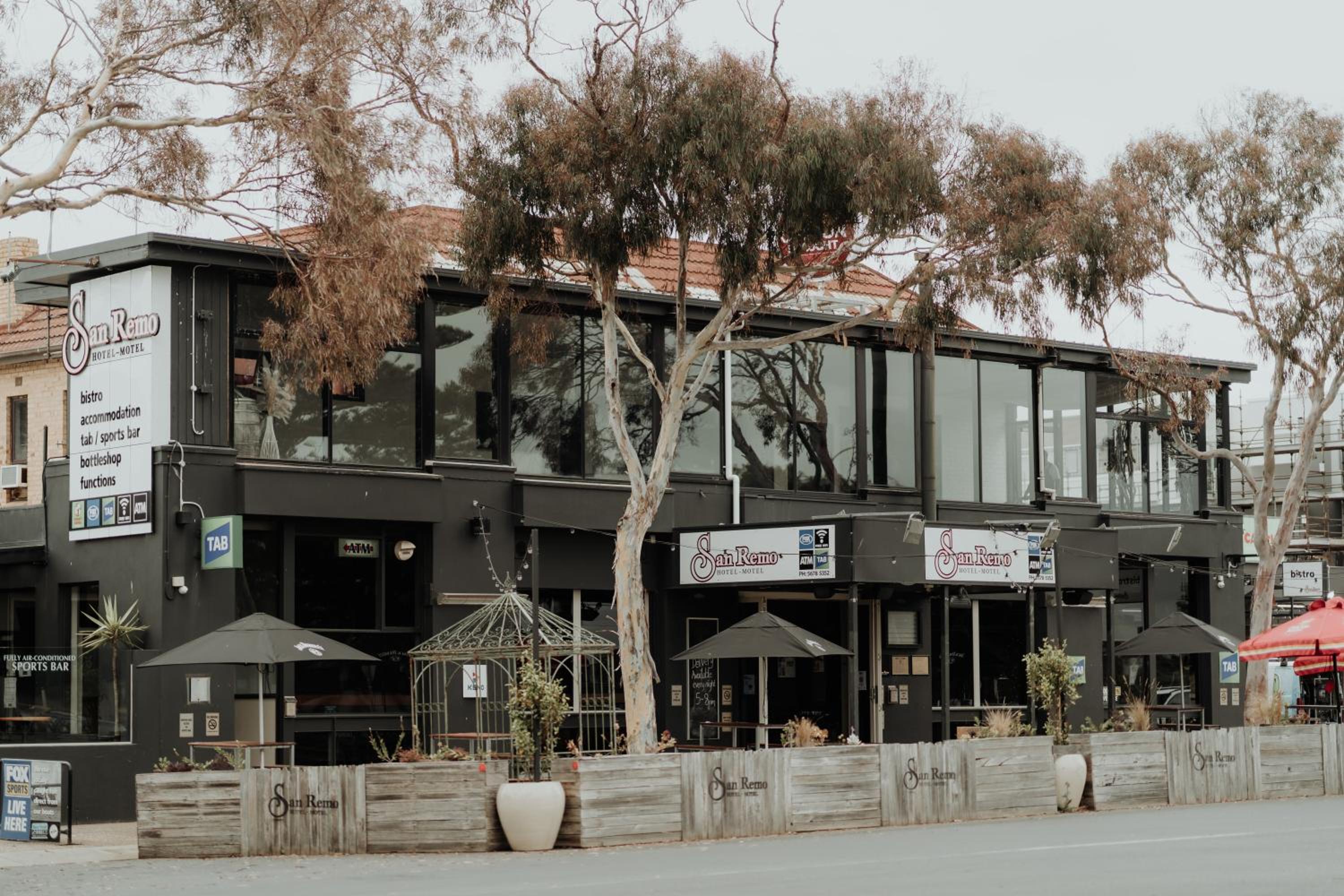 Hotel San Remo Hotel Motel - Image 1