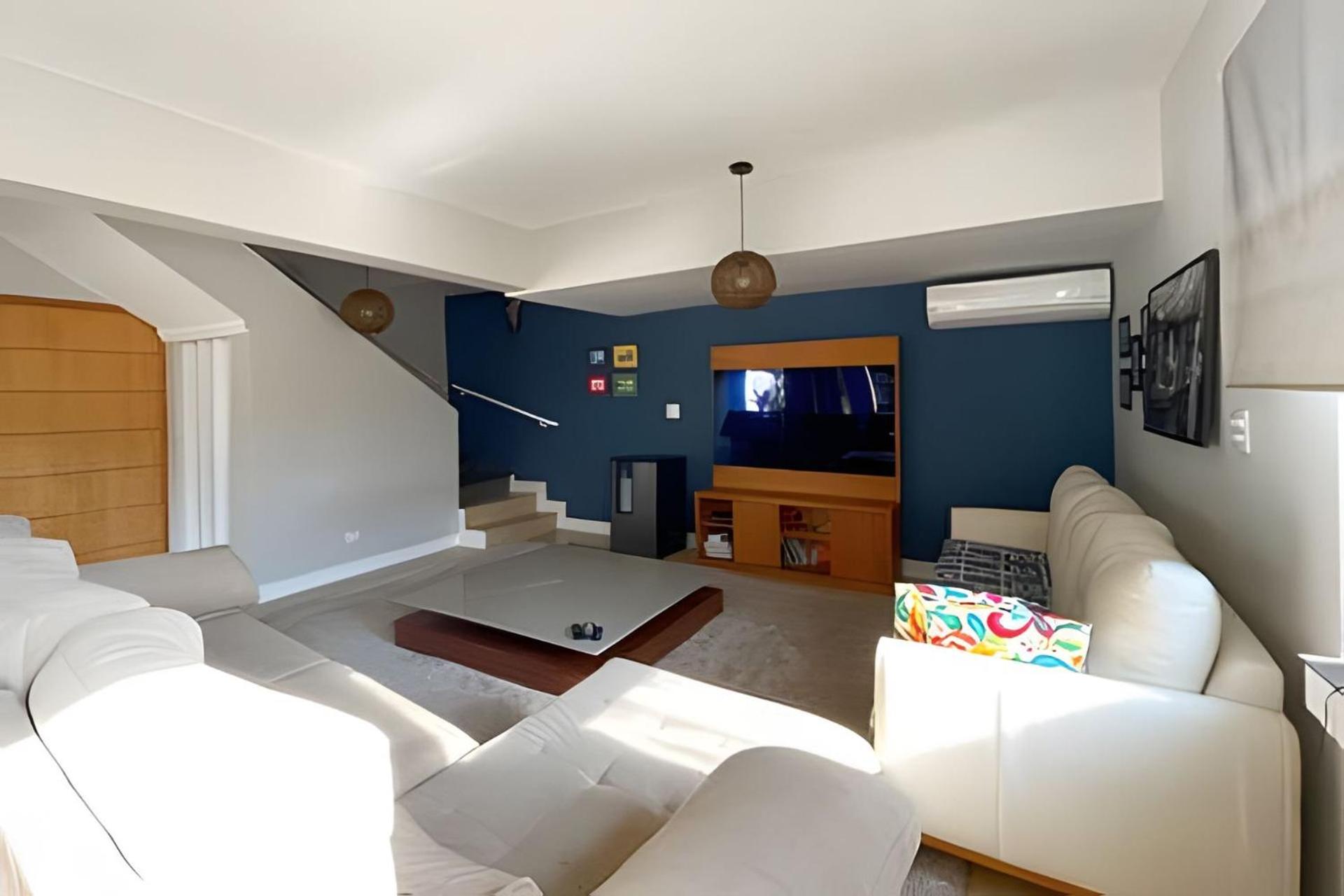 Casa Espaçosa e Tranquila - Granja Viana