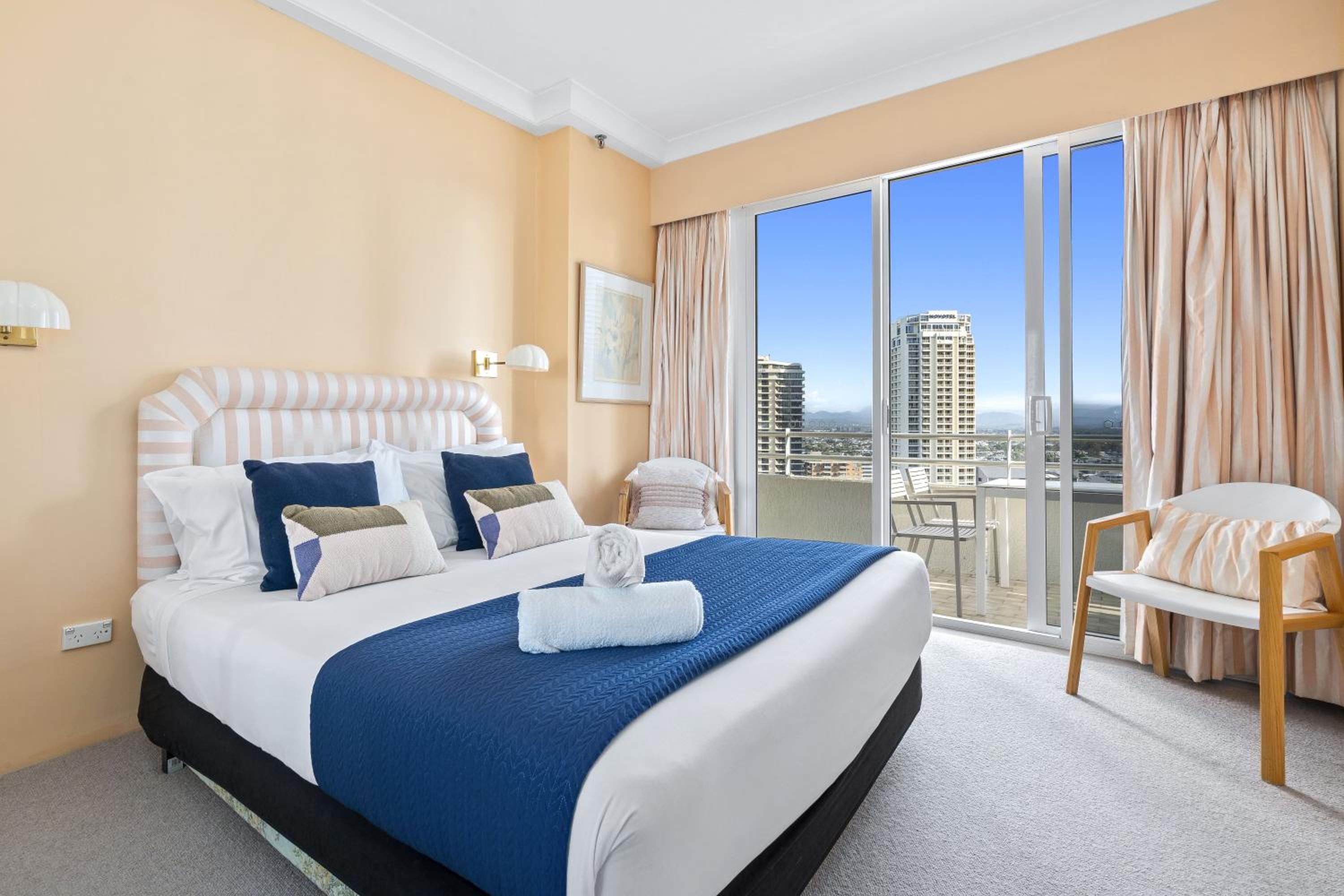 Zenith Apartments - Q Stay