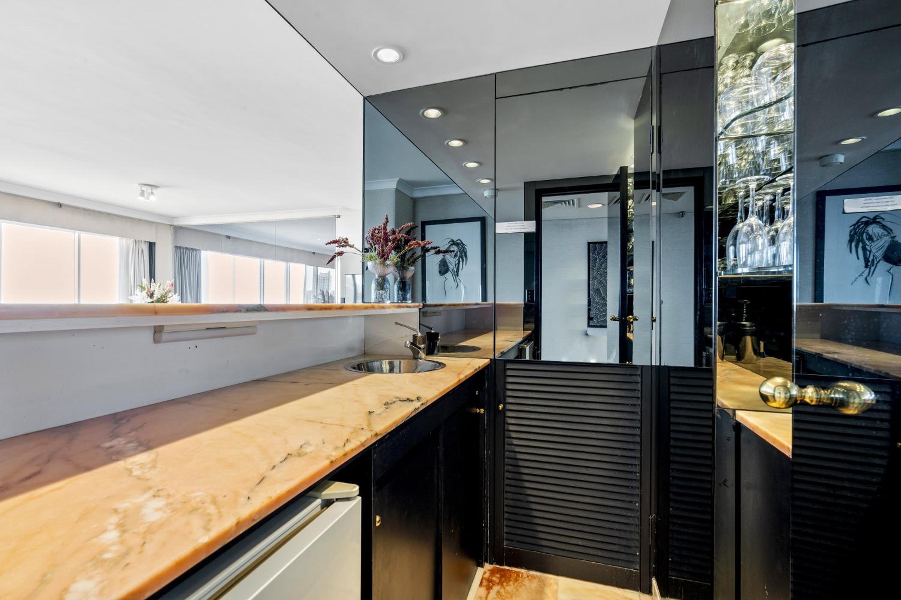Zenith Apartments - Q Stay