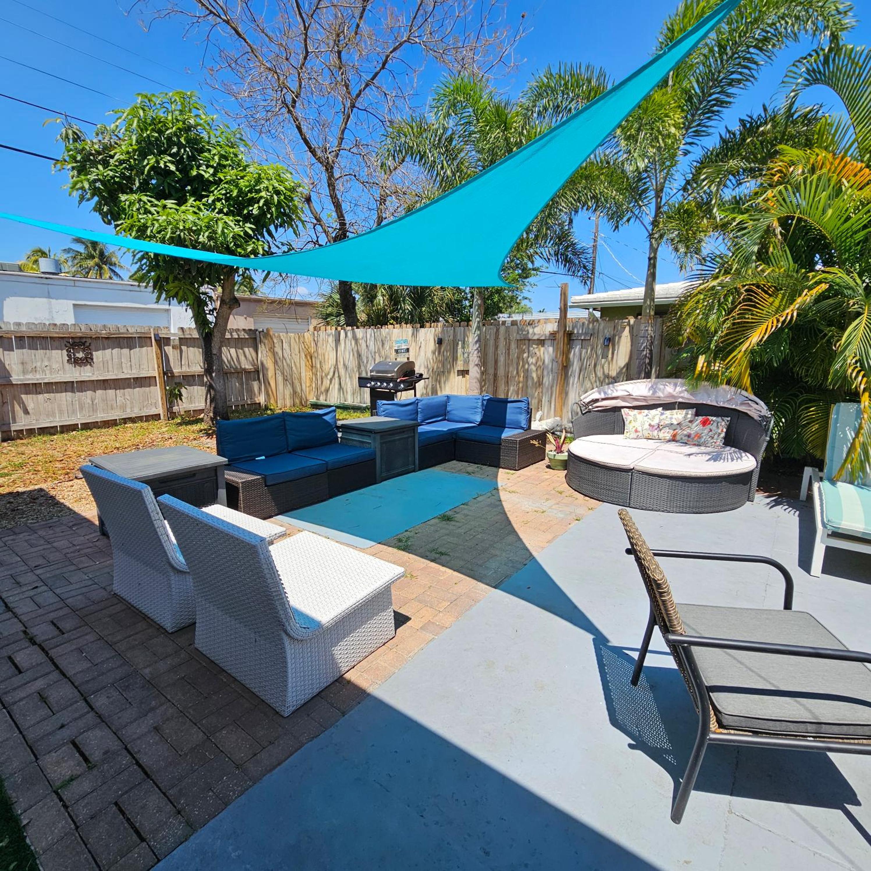 Private Home, KING Room- Pool & Patios - Near Beaches & Dining
