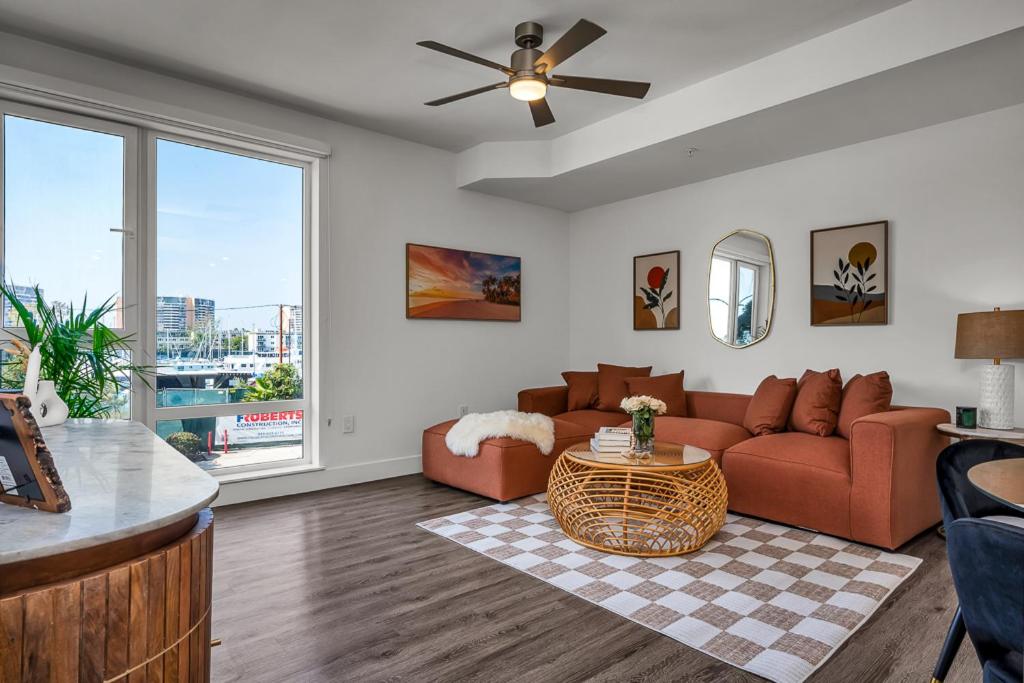 Marina Del Rey Apartment with All Amenties!